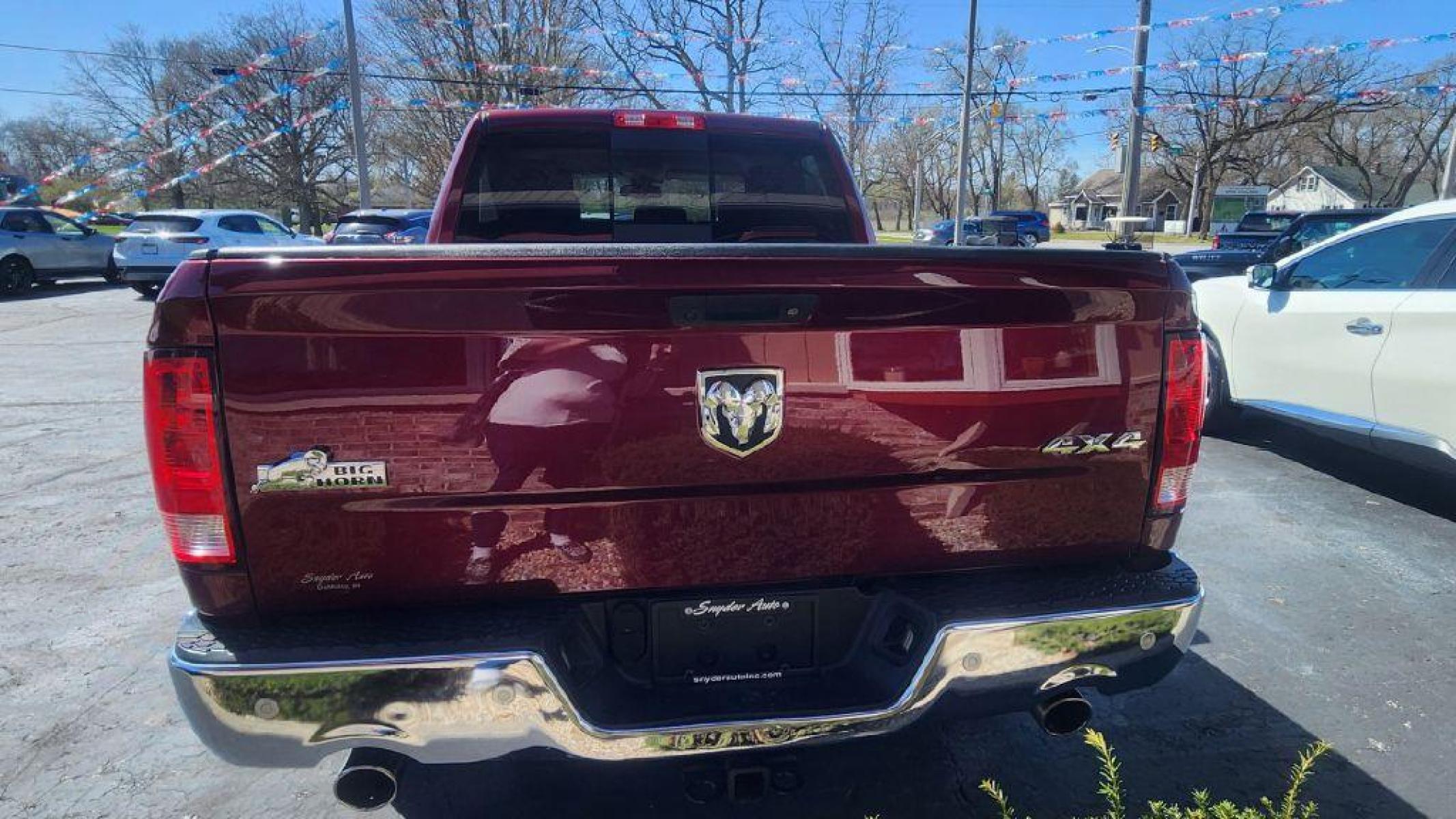2016 BURGUN RAM 1500 SLT - 4WD (3C6RR7LT7GG) with an 5.7L engine, Automatic transmission, located at 101 S. Halleck St., DeMotte, 46310, (219) 987-2922, 41.202343, -87.198189 - Photo #4