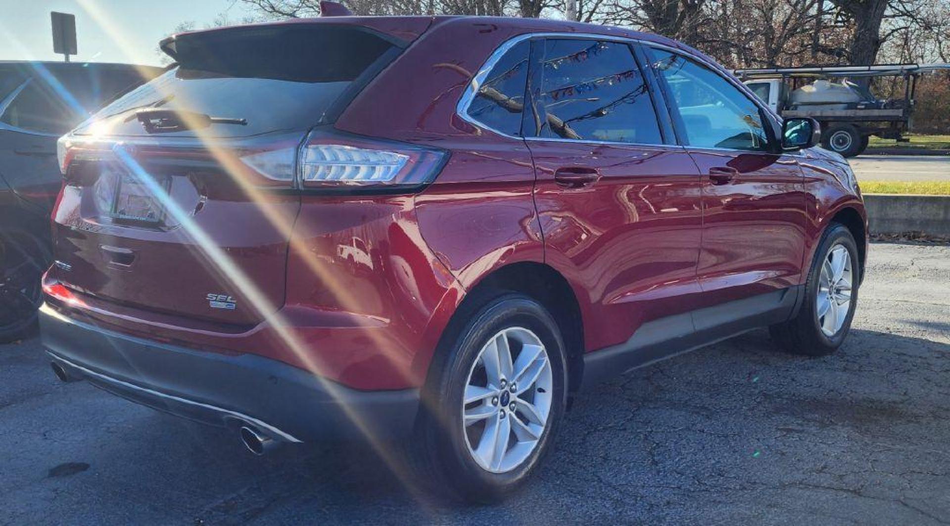 2015 RED /Charcoal FORD EDGE SEL - AWD (2FMTK4J90FB) with an 2.0L engine, Automatic transmission, located at 101 S. Halleck St., DeMotte, 46310, (219) 987-2922, 41.202343, -87.198189 - Photo#2