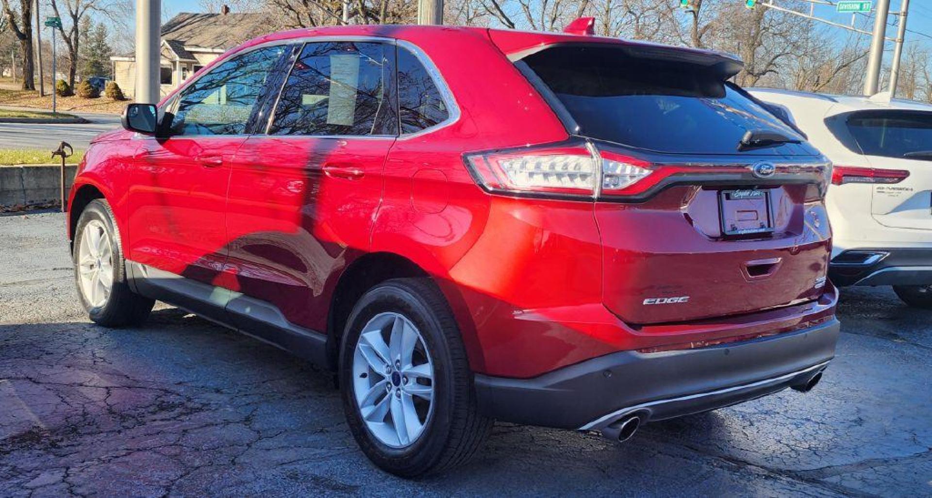 2015 RED /Charcoal FORD EDGE SEL - AWD (2FMTK4J90FB) with an 2.0L engine, Automatic transmission, located at 101 S. Halleck St., DeMotte, 46310, (219) 987-2922, 41.202343, -87.198189 - Photo#3