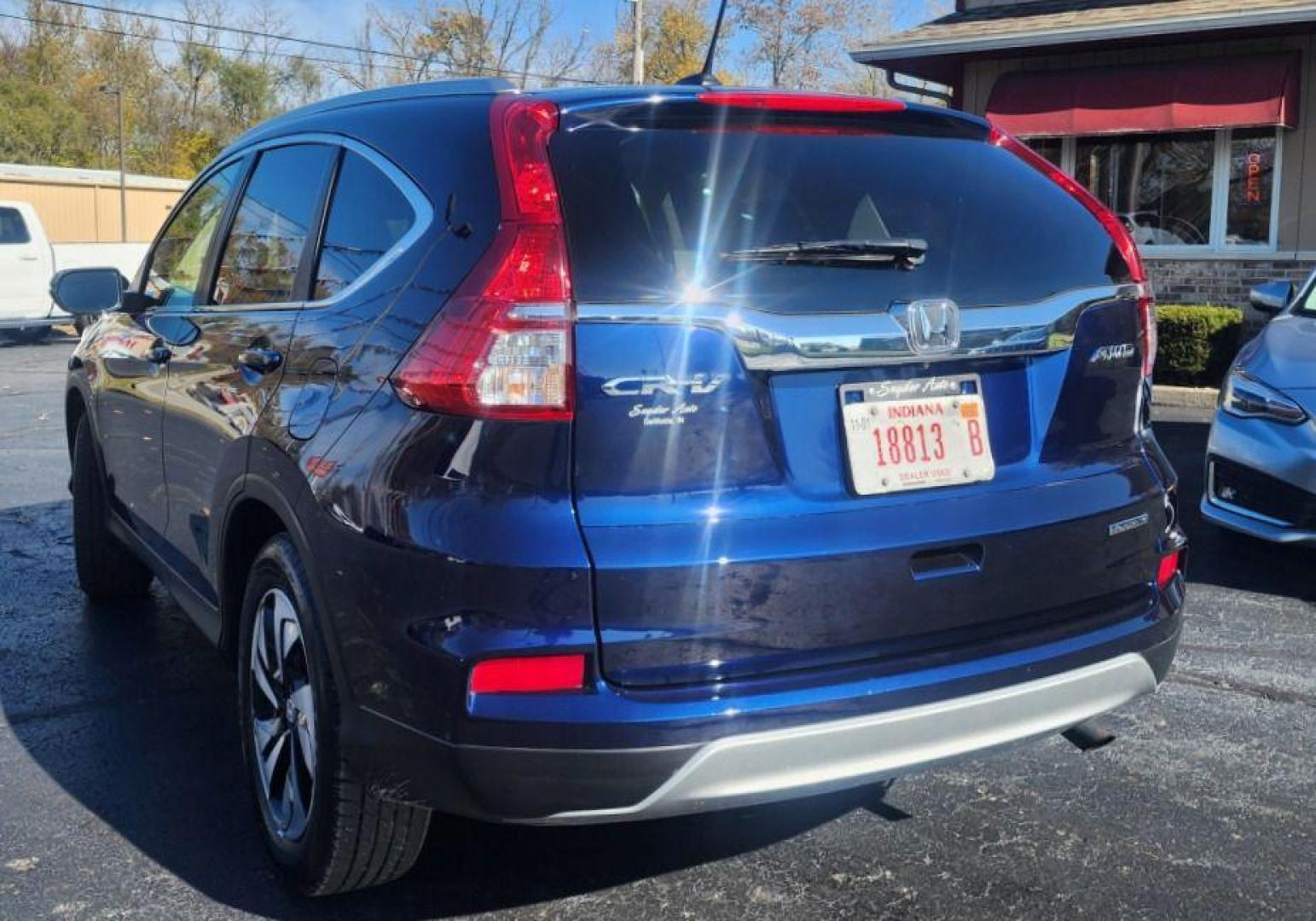 2015 BLUE /Gray, leather HONDA CR-V TOURING - AWD (5J6RM4H93FL) with an 2.4L engine, Continuously Variable transmission, located at 101 S. Halleck St., DeMotte, 46310, (219) 987-2922, 41.202343, -87.198189 - Photo#3