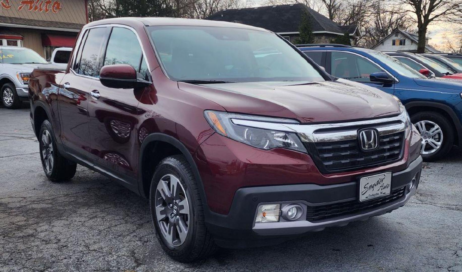 2018 BURGUN /Beige HONDA RIDGELINE RTL - AWD (5FPYK3F71JB) with an 3.5L engine, Automatic transmission, located at 101 S. Halleck St., DeMotte, 46310, (219) 987-2922, 41.202343, -87.198189 - Photo#1