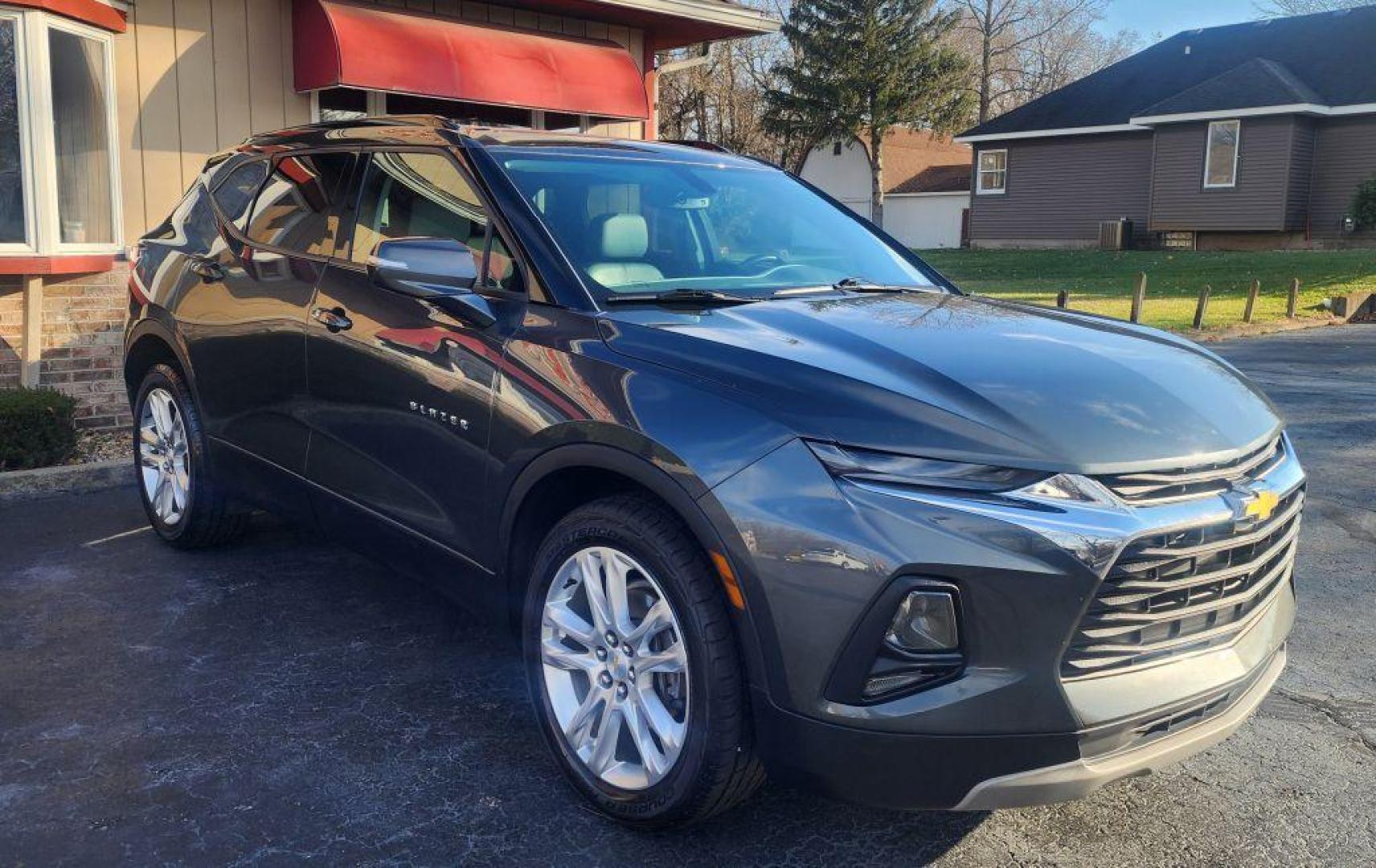 2019 GRAY CHEVROLET BLAZER 3LT - FWD (3GNKBDRSXKS) with an 3.6L engine, Automatic transmission, located at 101 S. Halleck St., DeMotte, 46310, (219) 987-2922, 41.202343, -87.198189 - Photo#1