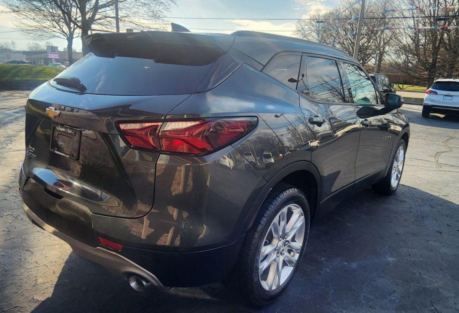 2019 GRAY CHEVROLET BLAZER 3LT - FWD (3GNKBDRSXKS) with an 3.6L engine, Automatic transmission, located at 101 S. Halleck St., DeMotte, 46310, (219) 987-2922, 41.202343, -87.198189 - Photo#2