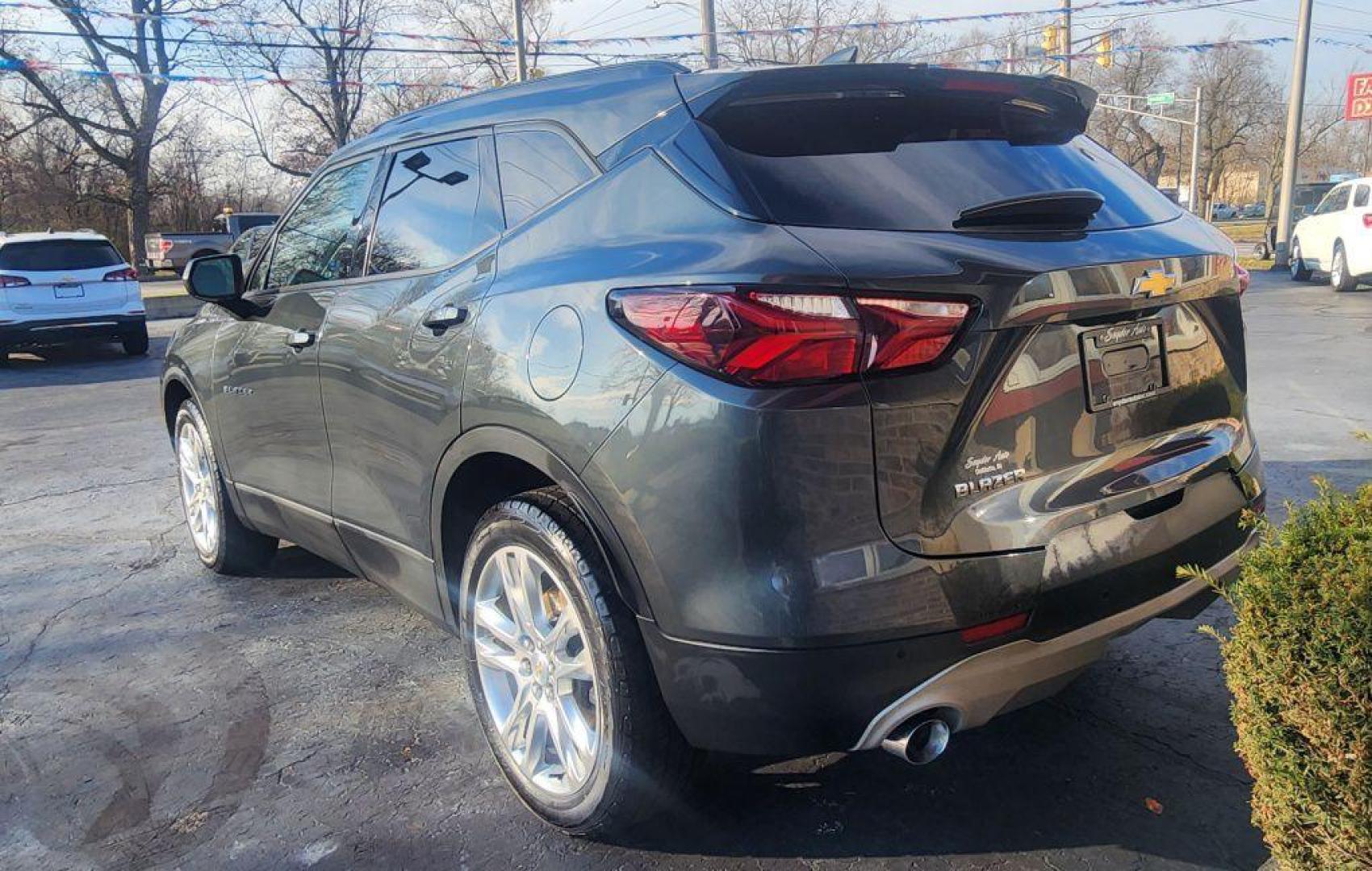 2019 GRAY CHEVROLET BLAZER 3LT - FWD (3GNKBDRSXKS) with an 3.6L engine, Automatic transmission, located at 101 S. Halleck St., DeMotte, 46310, (219) 987-2922, 41.202343, -87.198189 - Photo#3