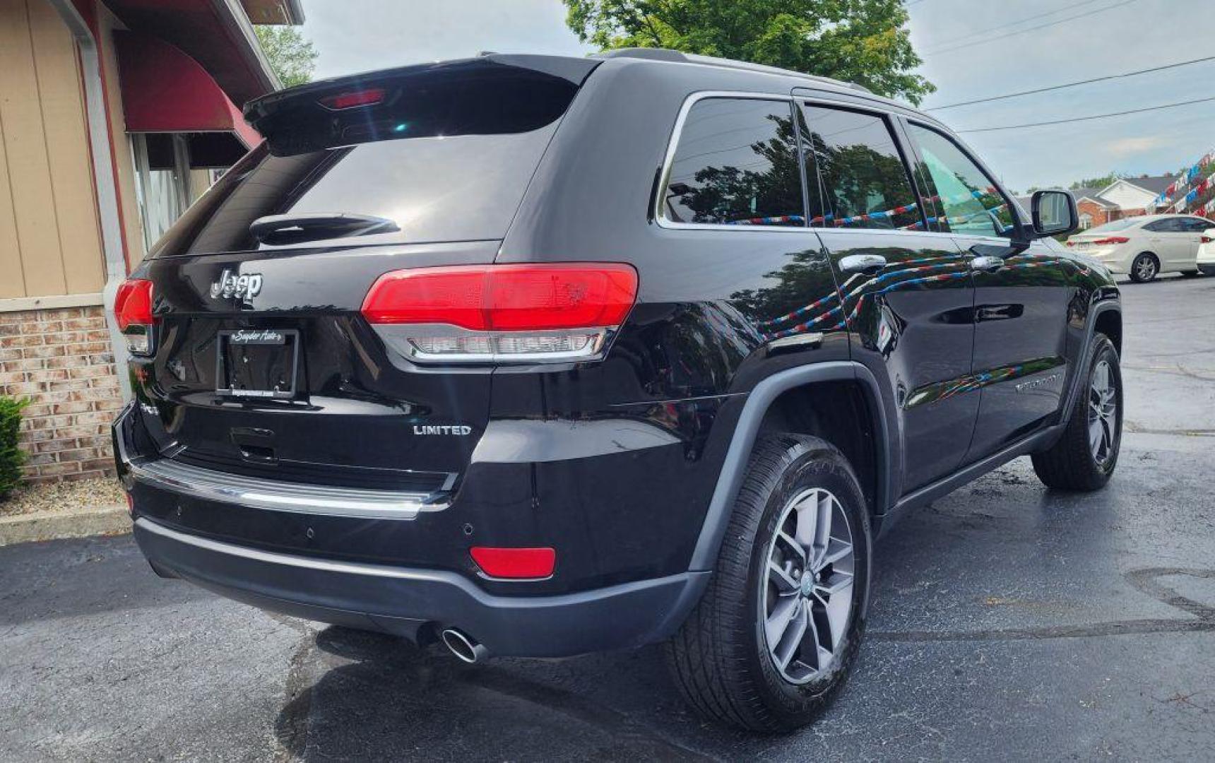 2018 BLACK JEEP GRAND CHEROKEE LIMITED - 4WD (1C4RJFBG4JC) with an 3.6L engine, Automatic transmission, located at 101 S. Halleck St., DeMotte, 46310, (219) 987-2922, 41.202343, -87.198189 - Photo#2