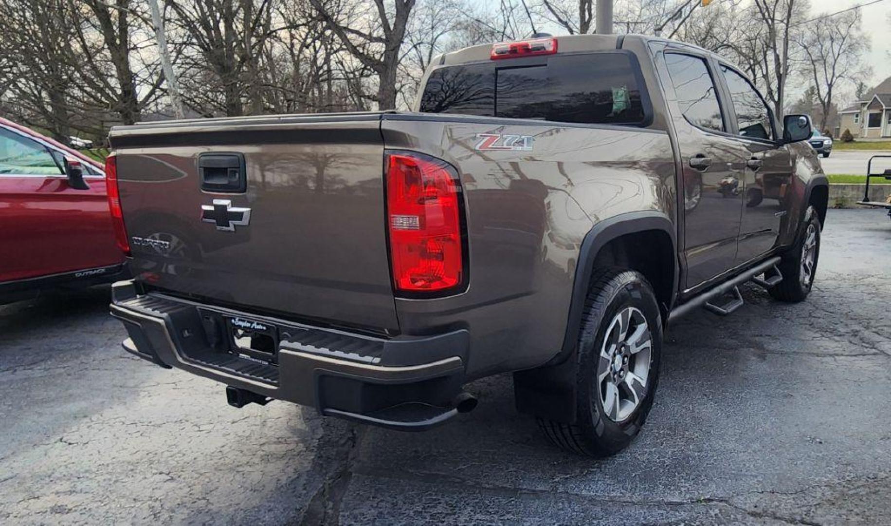 2016 BRONZE CHEVROLET COLORADO Z71 - 4WD (1GCGTDE36G1) with an 3.6L engine, Automatic transmission, located at 101 S. Halleck St., DeMotte, 46310, (219) 987-2922, 41.202343, -87.198189 - Photo#3