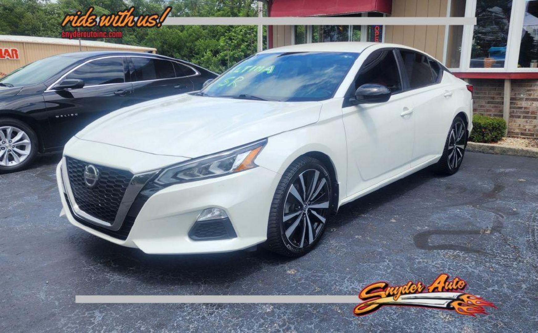 2019 WHITE NISSAN ALTIMA SR - FWD (1N4BL4CV3KC) with an 2.5L engine, Continuously Variable transmission, located at 101 S. Halleck St., DeMotte, 46310, (219) 987-2922, 41.202343, -87.198189 - Photo#0