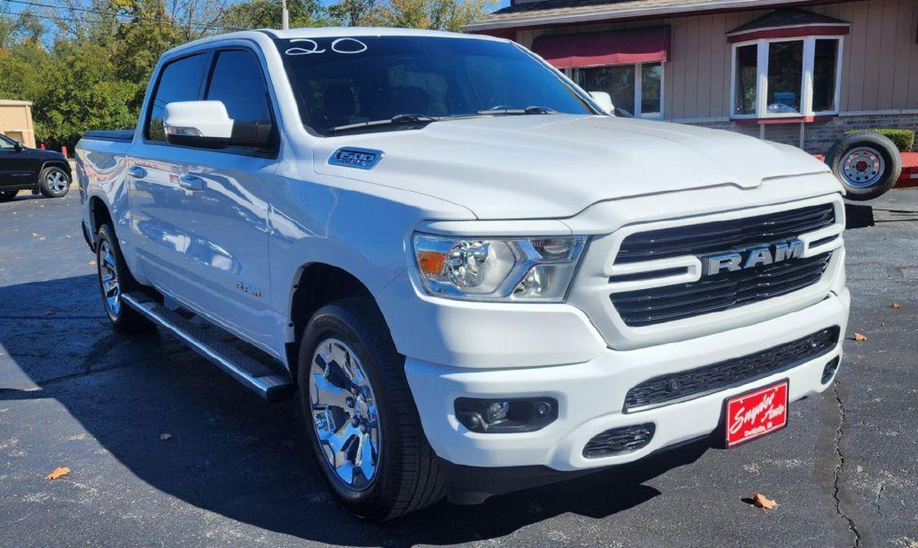 2020 WHITE RAM 1500 BIG HORN/LONE STAR- 4WD (1C6SRFFT2LN) with an 5.7L engine, Automatic transmission, located at 101 S. Halleck St., DeMotte, 46310, (219) 987-2922, 41.202343, -87.198189 - Photo#1