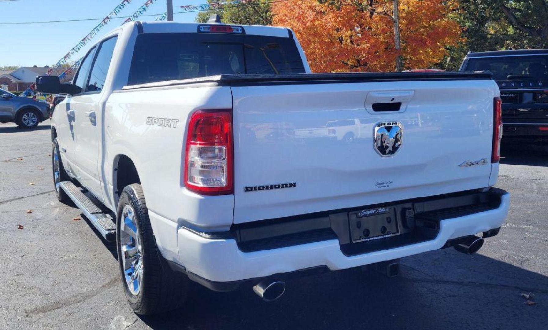 2020 WHITE RAM 1500 BIG HORN/LONE STAR- 4WD (1C6SRFFT2LN) with an 5.7L engine, Automatic transmission, located at 101 S. Halleck St., DeMotte, 46310, (219) 987-2922, 41.202343, -87.198189 - Photo#3