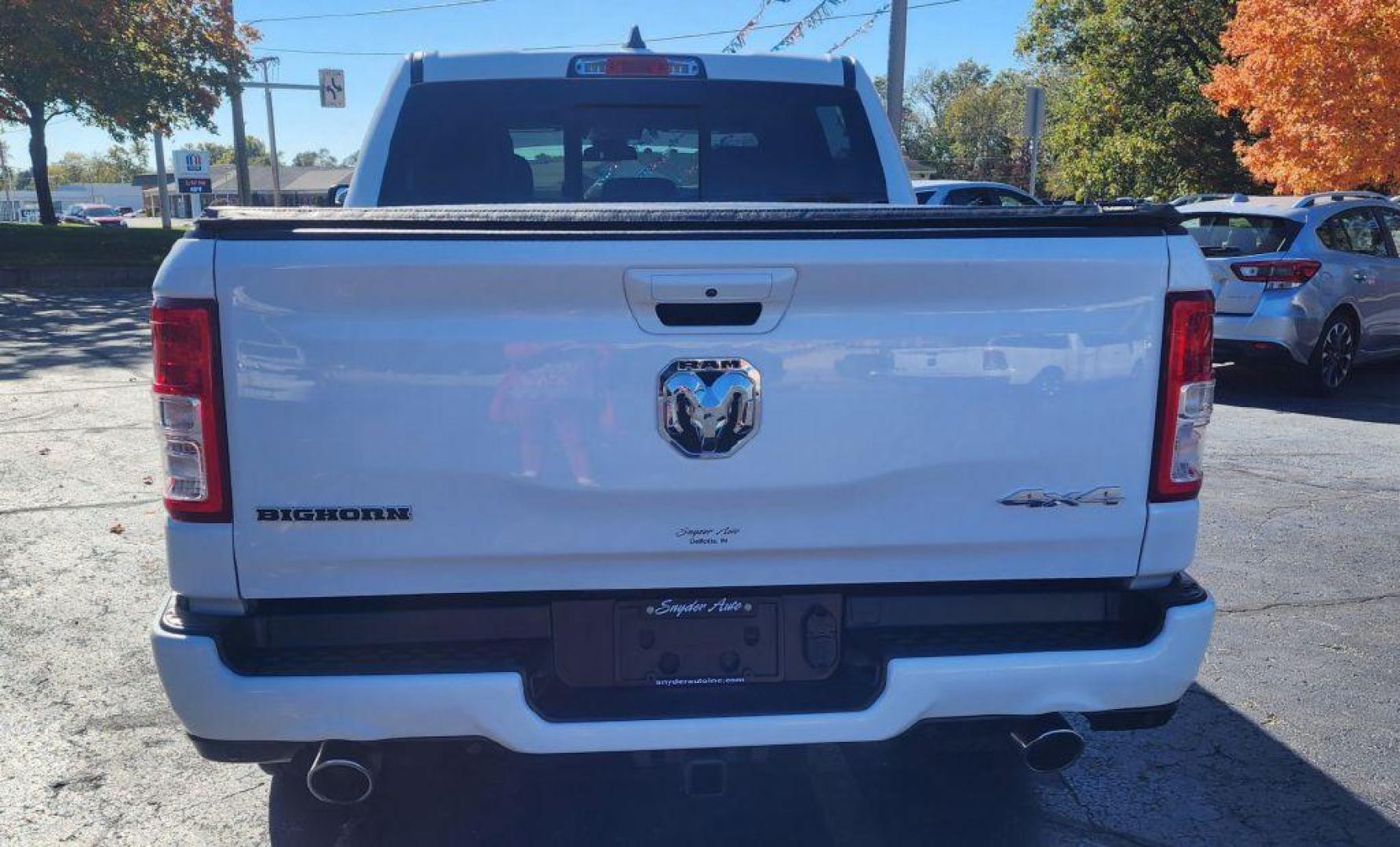 2020 WHITE RAM 1500 BIG HORN/LONE STAR- 4WD (1C6SRFFT2LN) with an 5.7L engine, Automatic transmission, located at 101 S. Halleck St., DeMotte, 46310, (219) 987-2922, 41.202343, -87.198189 - Photo#4