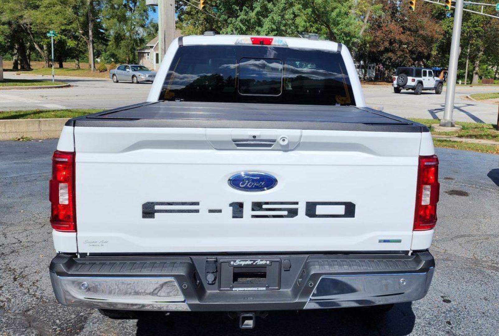 2022 WHITE FORD F150 SUPERCREW - 4WD (1FTFW1E81NK) with an 3.5L engine, Automatic transmission, located at 101 S. Halleck St., DeMotte, 46310, (219) 987-2922, 41.202343, -87.198189 - Photo#5