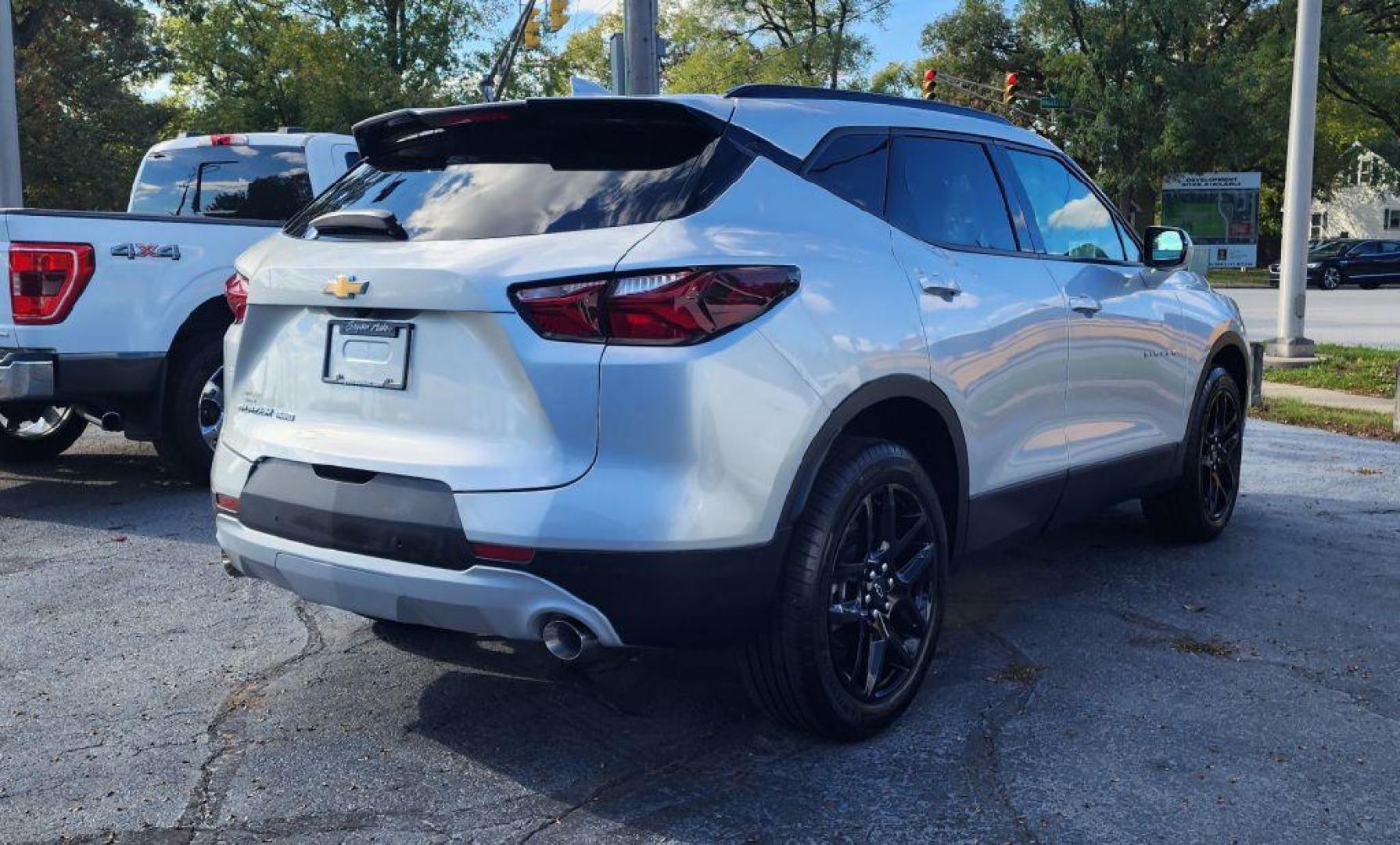 2022 SILVER CHEVROLET BLAZER 2LT - AWD (3GNKBHR44NS) with an 2.0L engine, Automatic transmission, located at 101 S. Halleck St., DeMotte, 46310, (219) 987-2922, 41.202343, -87.198189 - Photo#3