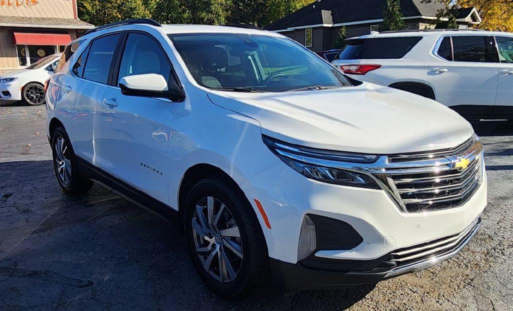 2022 WHITE CHEVROLET EQUINOX LT - FWD (3GNAXKEV6NL) with an 1.5L engine, Automatic transmission, located at 101 S. Halleck St., DeMotte, 46310, (219) 987-2922, 41.202343, -87.198189 - Photo#1