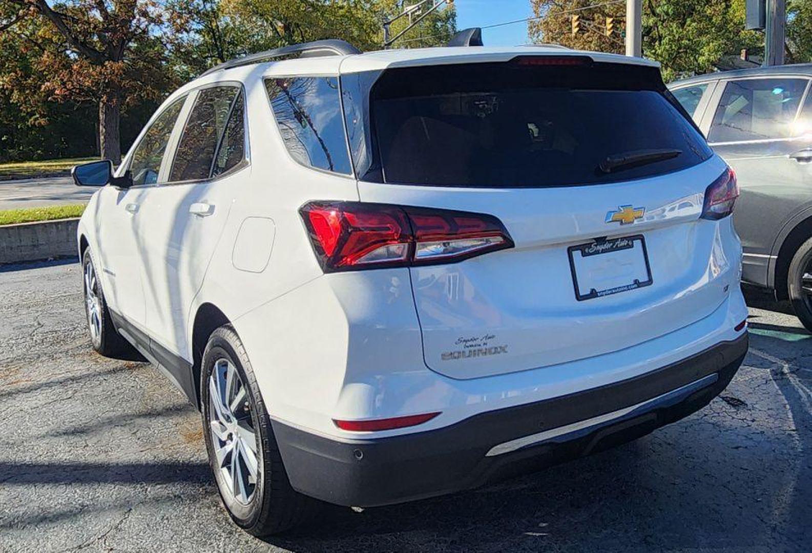 2022 WHITE CHEVROLET EQUINOX LT - FWD (3GNAXKEV6NL) with an 1.5L engine, Automatic transmission, located at 101 S. Halleck St., DeMotte, 46310, (219) 987-2922, 41.202343, -87.198189 - Photo#3