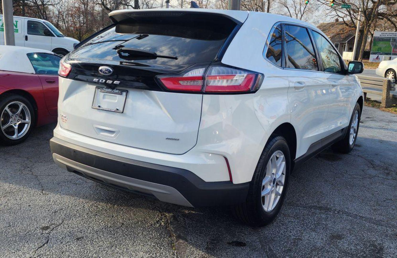 2022 WHITE FORD EDGE SEL - AWD (2FMPK4J9XNB) with an 2.0L engine, Automatic transmission, located at 101 S. Halleck St., DeMotte, 46310, (219) 987-2922, 41.202343, -87.198189 - Photo#2