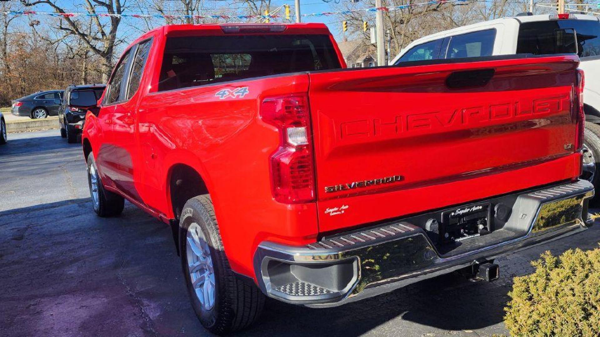 2020 RED CHEVROLET SILVERADO 1500 LT (1GCRYDED2LZ) with an 5.3L engine, Automatic transmission, located at 101 S. Halleck St., DeMotte, 46310, (219) 987-2922, 41.202343, -87.198189 - Photo#3