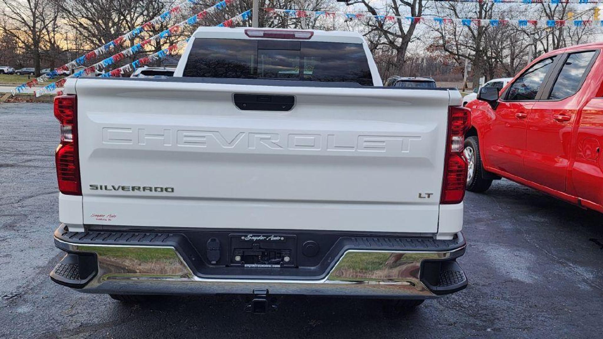 2020 WHITE CHEVROLET SILVERADO 1500 LT (1GCRYDED5LZ) with an 5.3L engine, Automatic transmission, located at 101 S. Halleck St., DeMotte, 46310, (219) 987-2922, 41.202343, -87.198189 - Photo#5