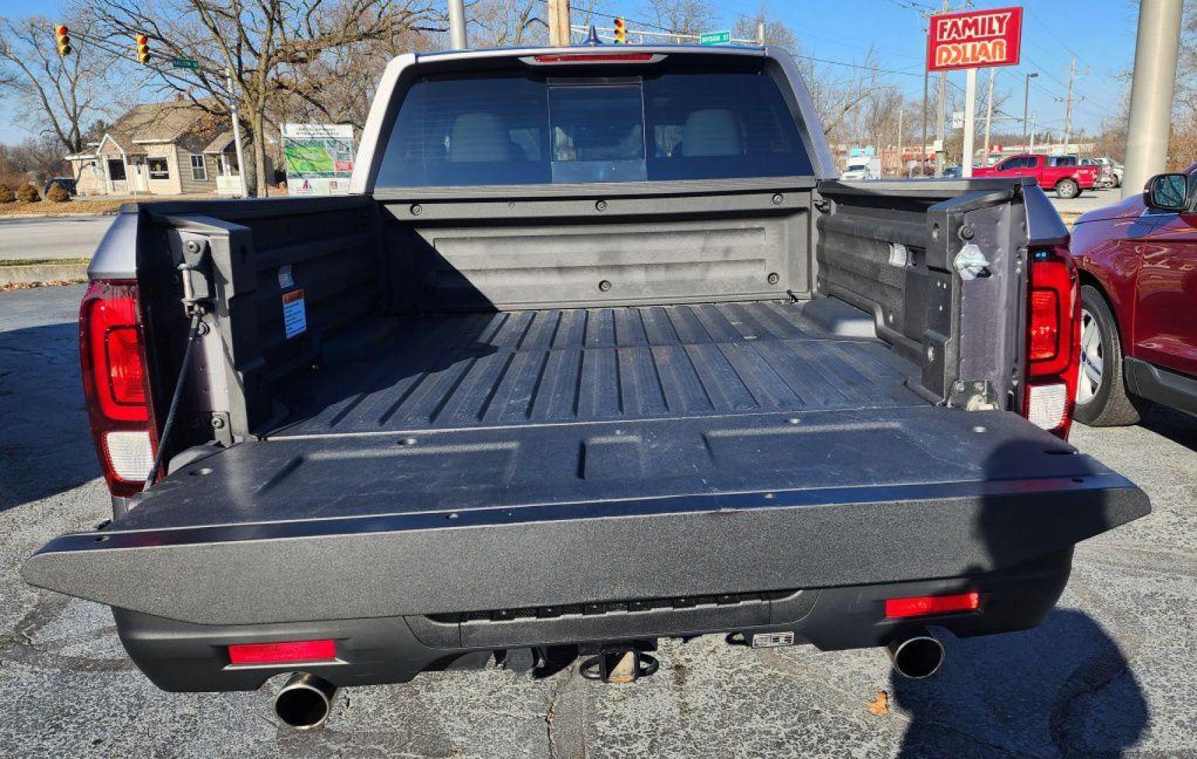 2022 GRAY HONDA RIDGELINE RTL - AWD (5FPYK3F52NB) with an 3.5L engine, Automatic transmission, located at 101 S. Halleck St., DeMotte, 46310, (219) 987-2922, 41.202343, -87.198189 - Photo#21