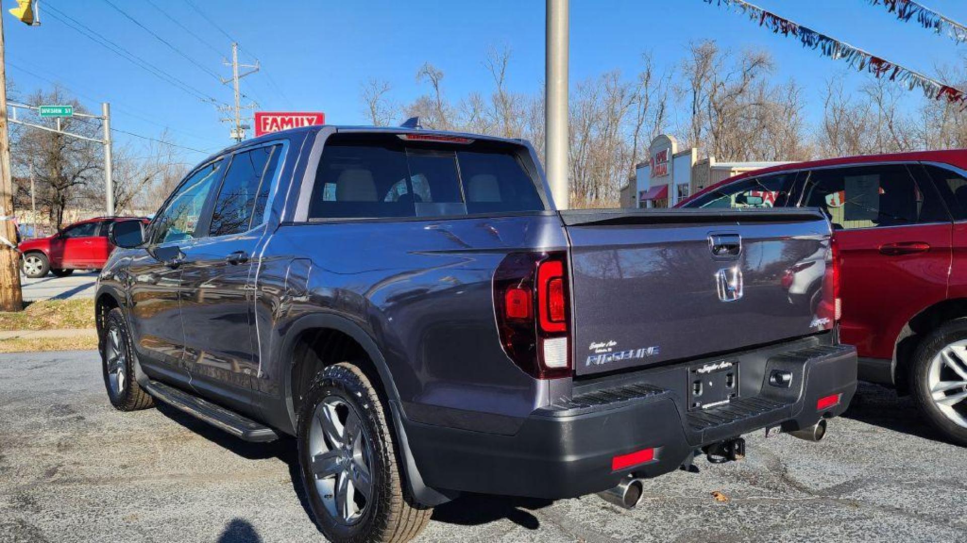 2022 GRAY HONDA RIDGELINE RTL - AWD (5FPYK3F52NB) with an 3.5L engine, Automatic transmission, located at 101 S. Halleck St., DeMotte, 46310, (219) 987-2922, 41.202343, -87.198189 - Photo#3