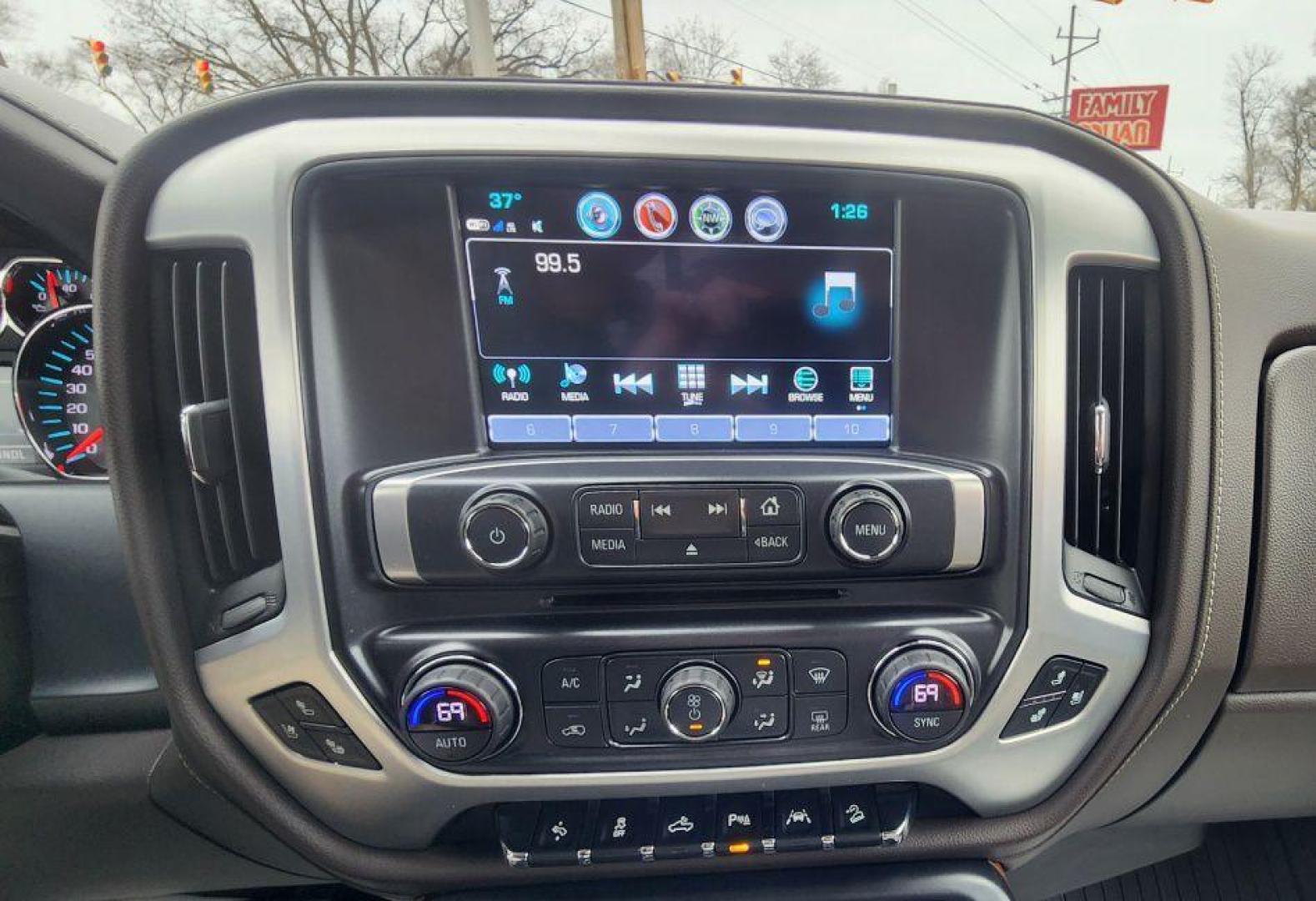 2018 GRAY GMC SIERRA 1500 SLT (3GTU2NECXJG) with an 5.3L engine, Automatic transmission, located at 101 S. Halleck St., DeMotte, 46310, (219) 987-2922, 41.202343, -87.198189 - Photo#22