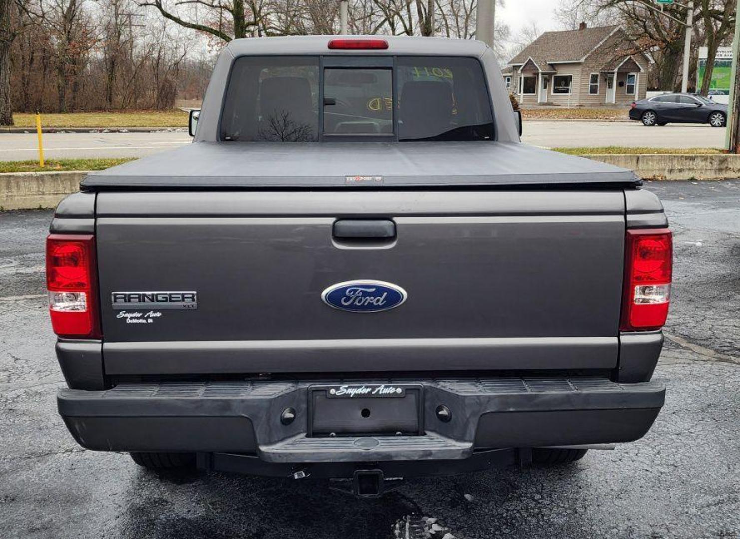 2011 GRAY FORD RANGER SUPER CAB - RWD (1FTKR1EDXBP) with an 2.3L engine, Automatic transmission, located at 101 S. Halleck St., DeMotte, 46310, (219) 987-2922, 41.202343, -87.198189 - Photo#4