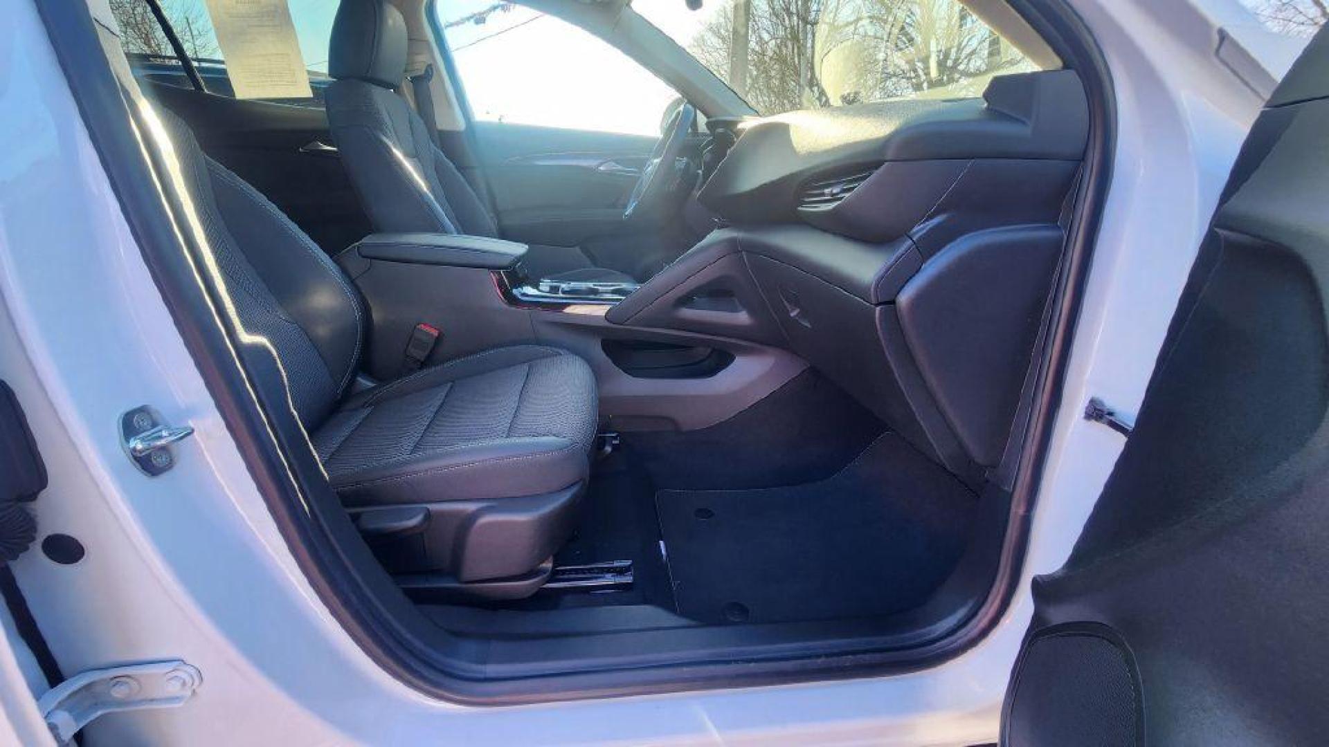 2023 WHITE BUICK ENVISION PREFERRED - AWD (LRBFZMR48PD) with an 2.0L engine, Automatic transmission, located at 101 S. Halleck St., DeMotte, 46310, (219) 987-2922, 41.202343, -87.198189 - Photo#10