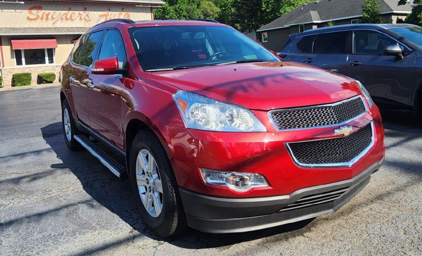 2012 BURGUN CHEVROLET TRAVERSE LT - FWD (1GNKRGED8CJ) with an 3.6L engine, Automatic transmission, located at 101 S. Halleck St., DeMotte, 46310, (219) 987-2922, 41.202343, -87.198189 - Photo#1