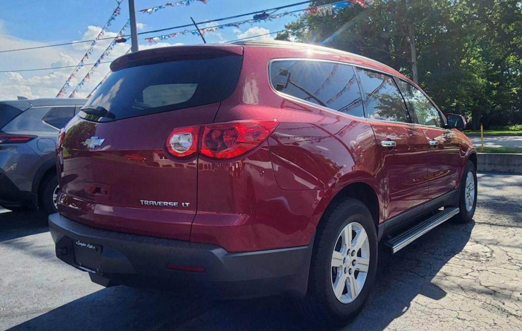 2012 BURGUN CHEVROLET TRAVERSE LT - FWD (1GNKRGED8CJ) with an 3.6L engine, Automatic transmission, located at 101 S. Halleck St., DeMotte, 46310, (219) 987-2922, 41.202343, -87.198189 - Photo#2