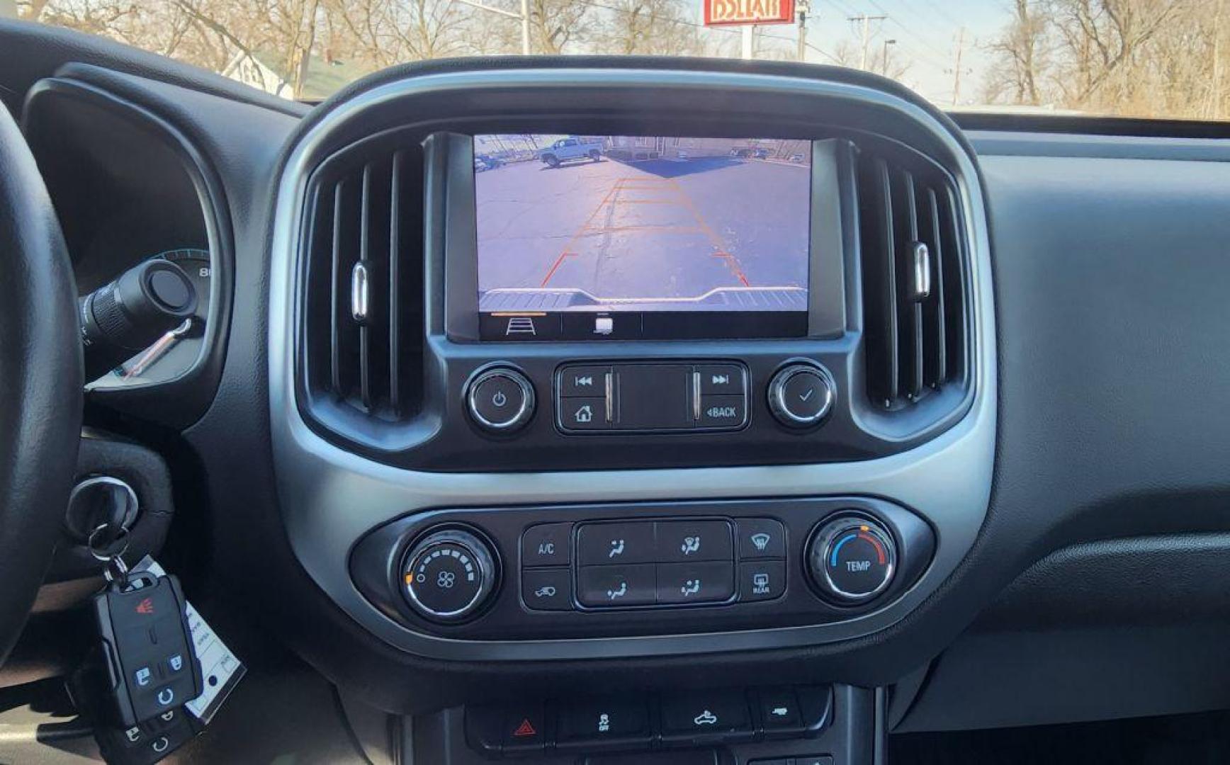 2020 WHITE CHEVROLET COLORADO LT - 4WD (1GCGTCEN9L1) with an 3.6L engine, Automatic transmission, located at 101 S. Halleck St., DeMotte, 46310, (219) 987-2922, 41.202343, -87.198189 - Photo#14