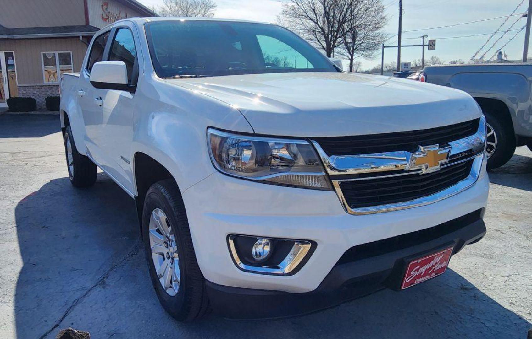 2020 WHITE CHEVROLET COLORADO LT - 4WD (1GCGTCEN9L1) with an 3.6L engine, Automatic transmission, located at 101 S. Halleck St., DeMotte, 46310, (219) 987-2922, 41.202343, -87.198189 - Photo#1