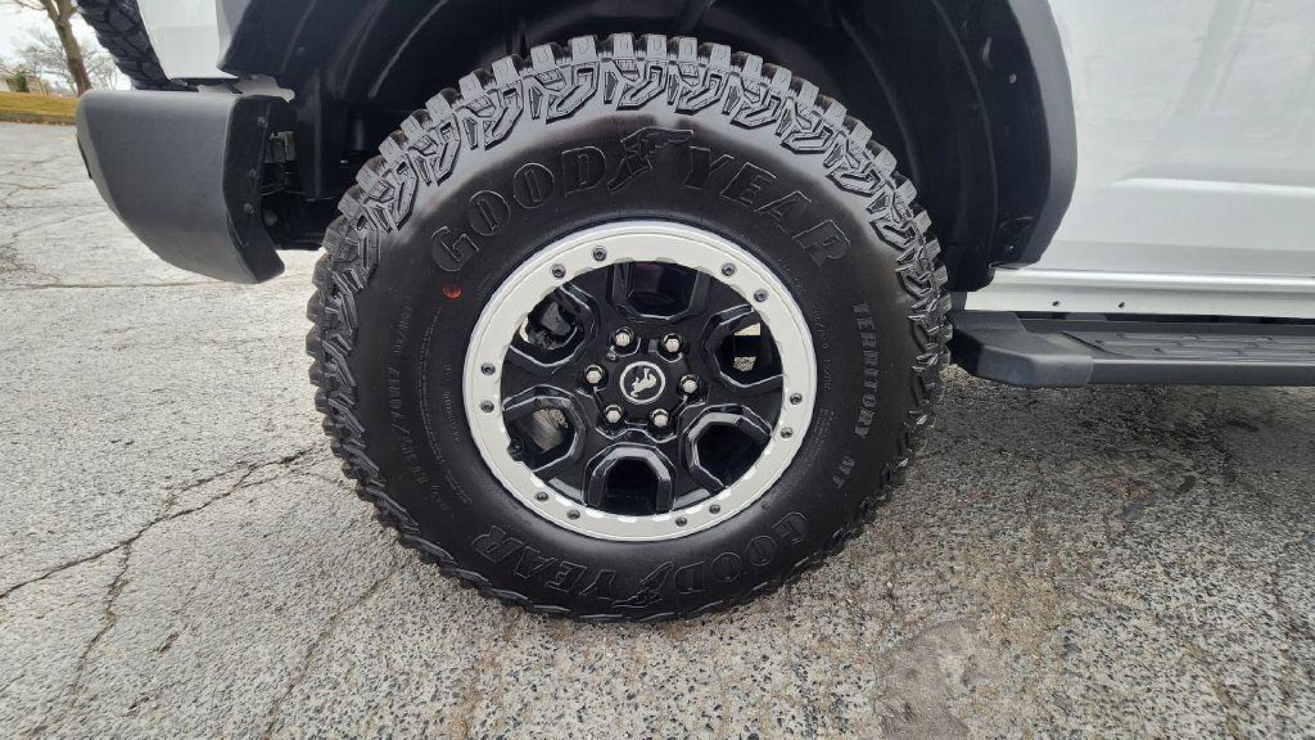 2023 WHITE FORD BRONCO OUTER BANKS ADV - AWD (1FMEE5DP6PL) with an 2.7L engine, Automatic transmission, located at 101 S. Halleck St., DeMotte, 46310, (219) 987-2922, 41.202343, -87.198189 - Photo#33