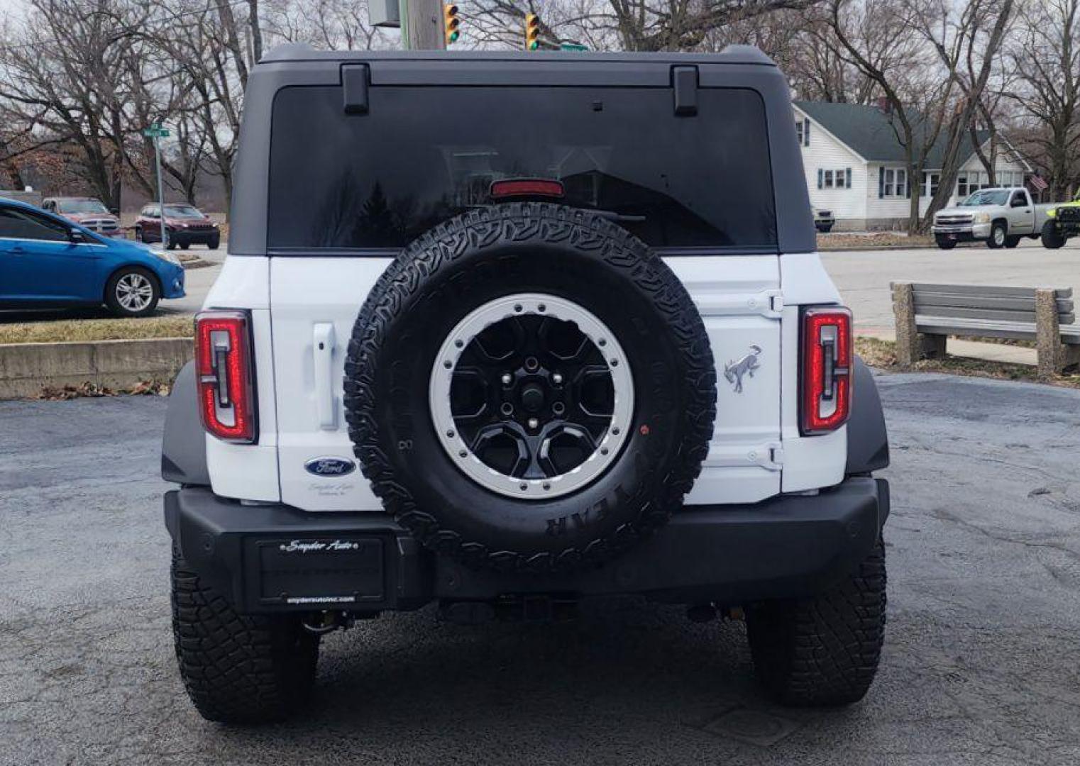 2023 WHITE FORD BRONCO OUTER BANKS ADV - AWD (1FMEE5DP6PL) with an 2.7L engine, Automatic transmission, located at 101 S. Halleck St., DeMotte, 46310, (219) 987-2922, 41.202343, -87.198189 - Photo#4