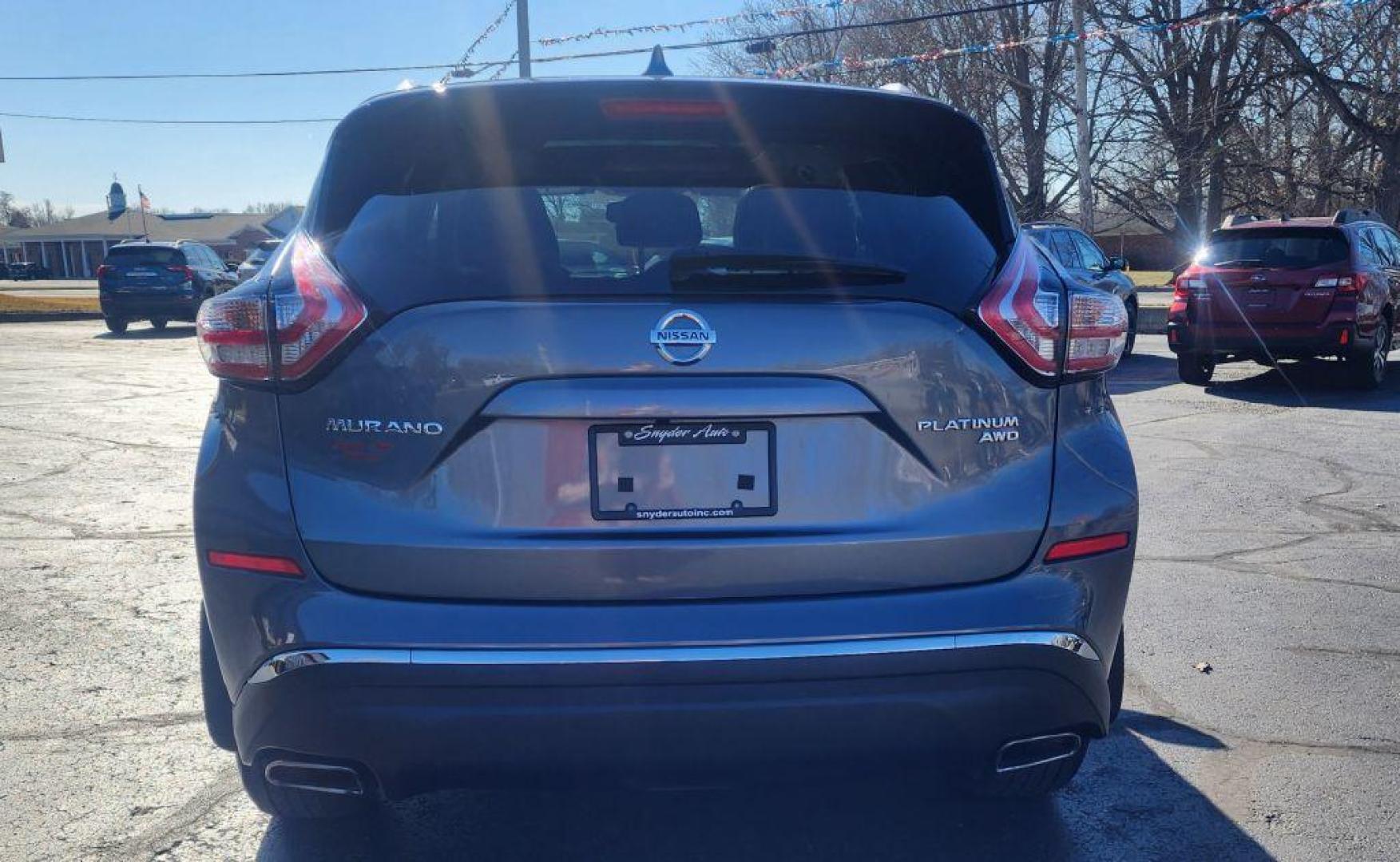 2017 GRAY NISSAN MURANO PLATINUM - AWD (5N1AZ2MH6HN) with an 3.5L engine, Continuously Variable transmission, located at 101 S. Halleck St., DeMotte, 46310, (219) 987-2922, 41.202343, -87.198189 - Photo#4