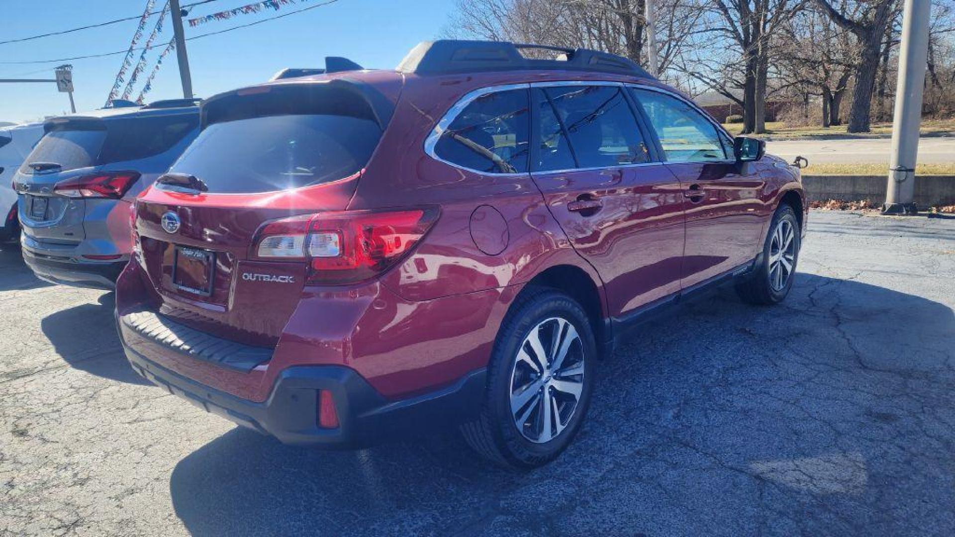 2019 BURGUN SUBARU OUTBACK 2.5I LIMITED - AWD (4S4BSANC7K3) with an 2.5L engine, Continuously Variable transmission, located at 101 S. Halleck St., DeMotte, 46310, (219) 987-2922, 41.202343, -87.198189 - Photo#2