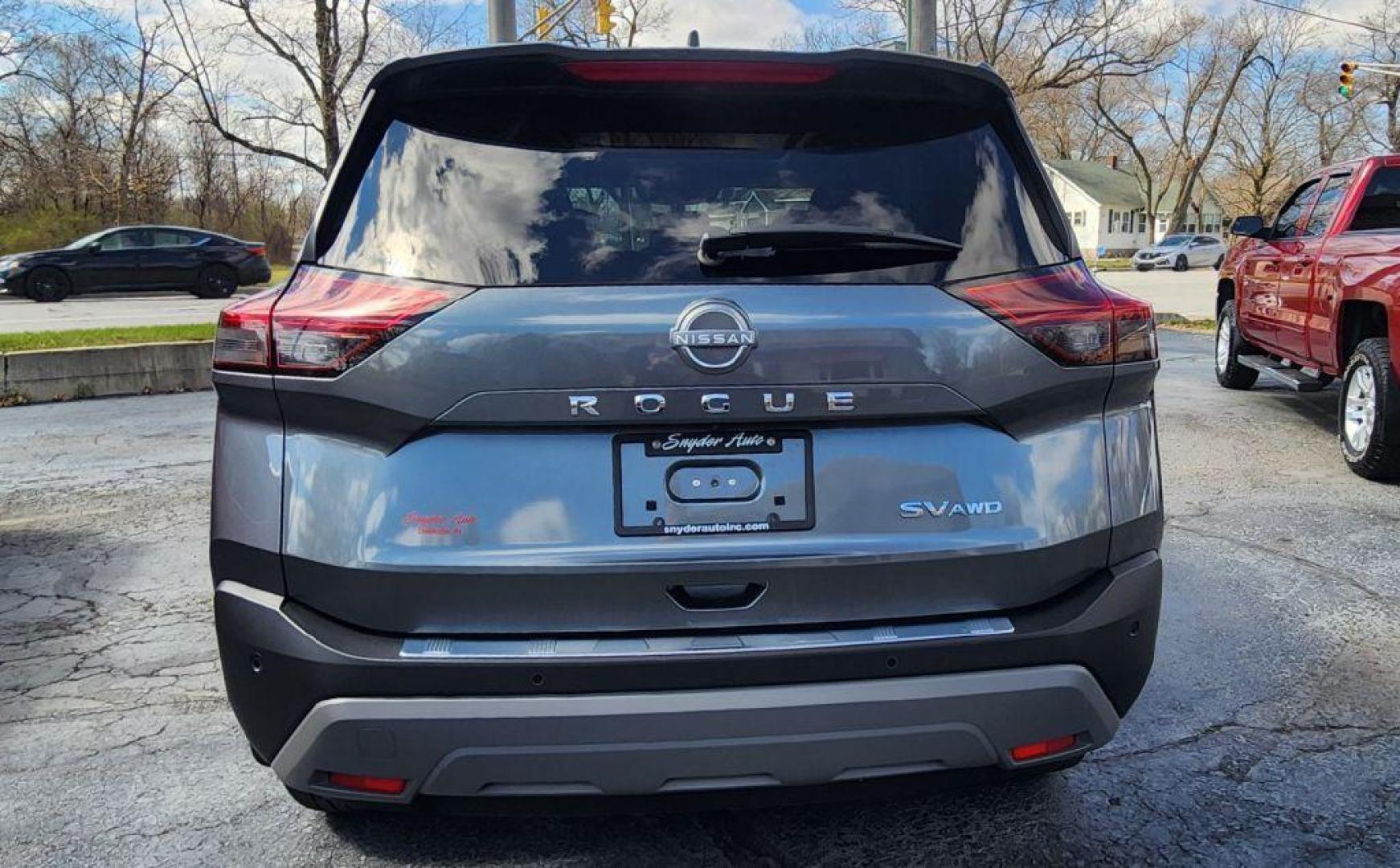 2023 GRAY NISSAN ROGUE SV - AWD (5N1BT3BB7PC) with an 1.5L engine, Automatic transmission, located at 101 S. Halleck St., DeMotte, 46310, (219) 987-2922, 41.202343, -87.198189 - Photo#4