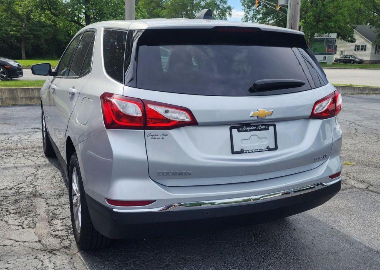 2020 SILVER CHEVROLET EQUINOX LT - AWD (2GNAXTEV5L6) with an 1.5L engine, Automatic transmission, located at 101 S. Halleck St., DeMotte, 46310, (219) 987-2922, 41.202343, -87.198189 - Photo#3