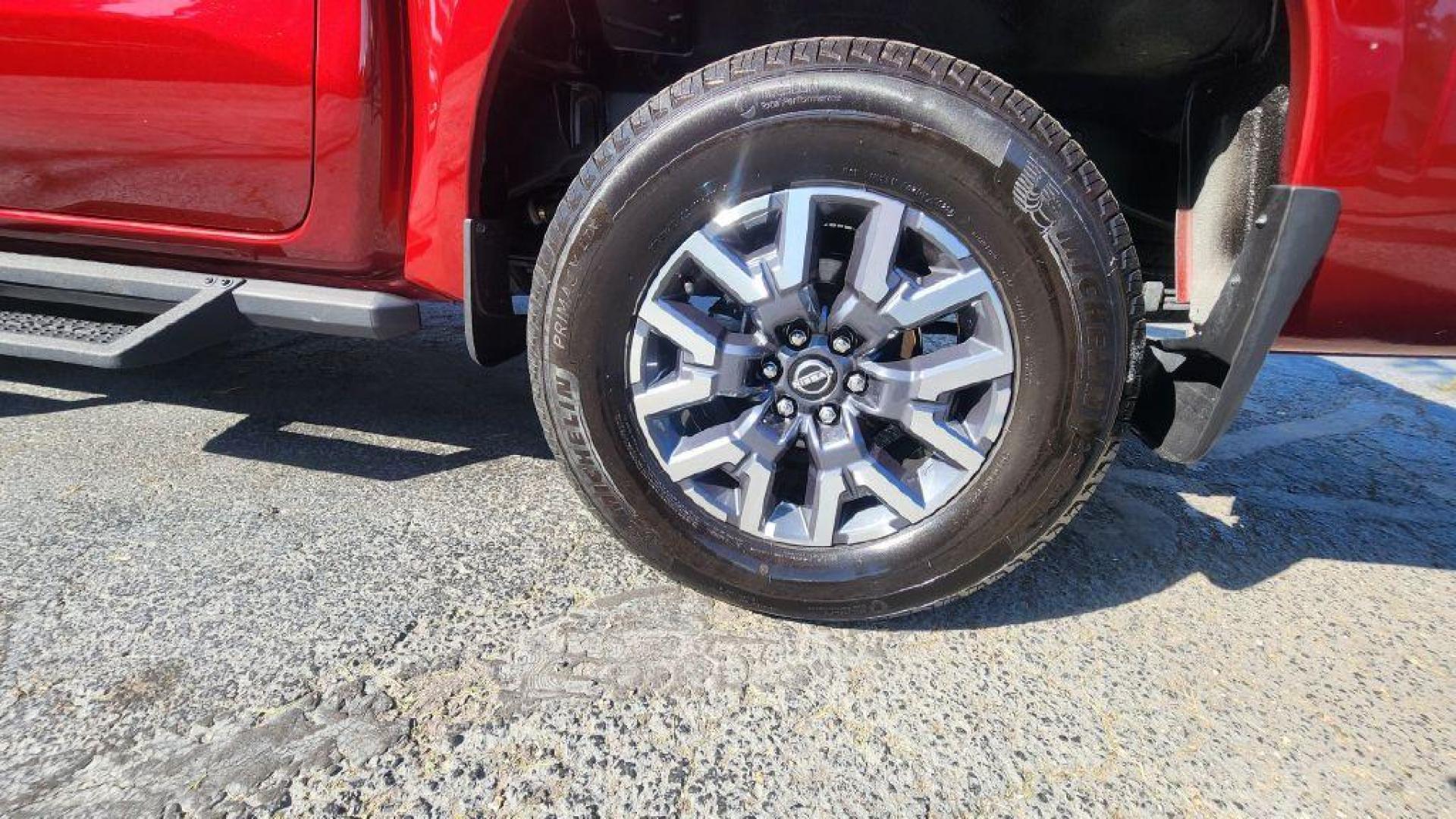 2022 RED NISSAN FRONTIER SV-4WD (1N6ED1EK9NN) with an 3.8L engine, Automatic transmission, located at 101 S. Halleck St., DeMotte, 46310, (219) 987-2922, 41.202343, -87.198189 - Photo#19