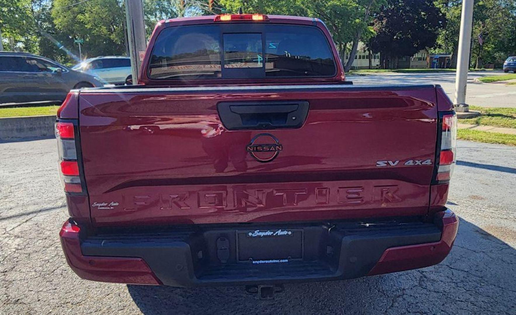 2022 RED NISSAN FRONTIER SV-4WD (1N6ED1EK9NN) with an 3.8L engine, Automatic transmission, located at 101 S. Halleck St., DeMotte, 46310, (219) 987-2922, 41.202343, -87.198189 - Photo#4