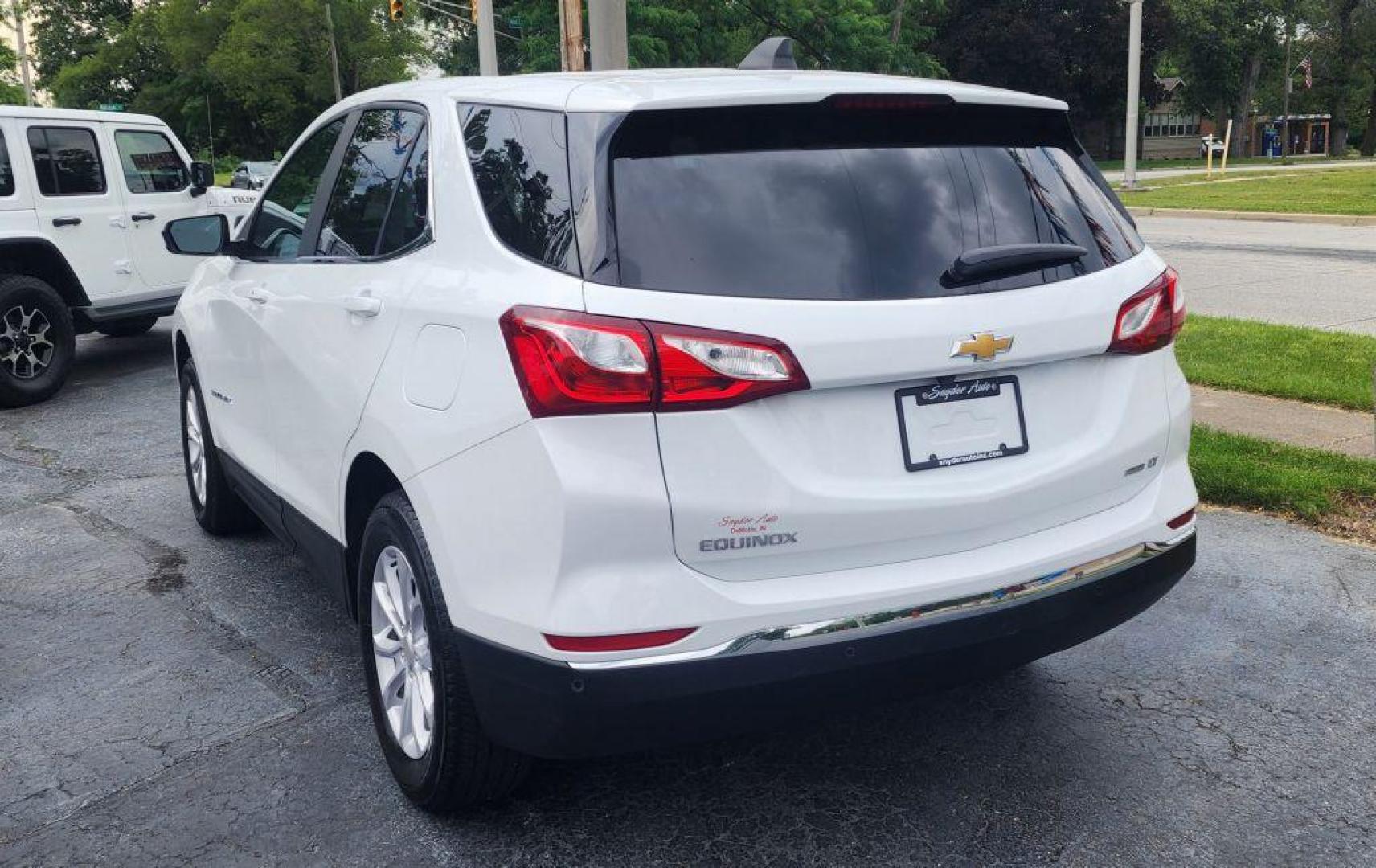 2021 WHITE CHEVROLET EQUINOX LT - AWD (3GNAXTEV3MS) with an 1.5L engine, Automatic transmission, located at 101 S. Halleck St., DeMotte, 46310, (219) 987-2922, 41.202343, -87.198189 - Photo#3