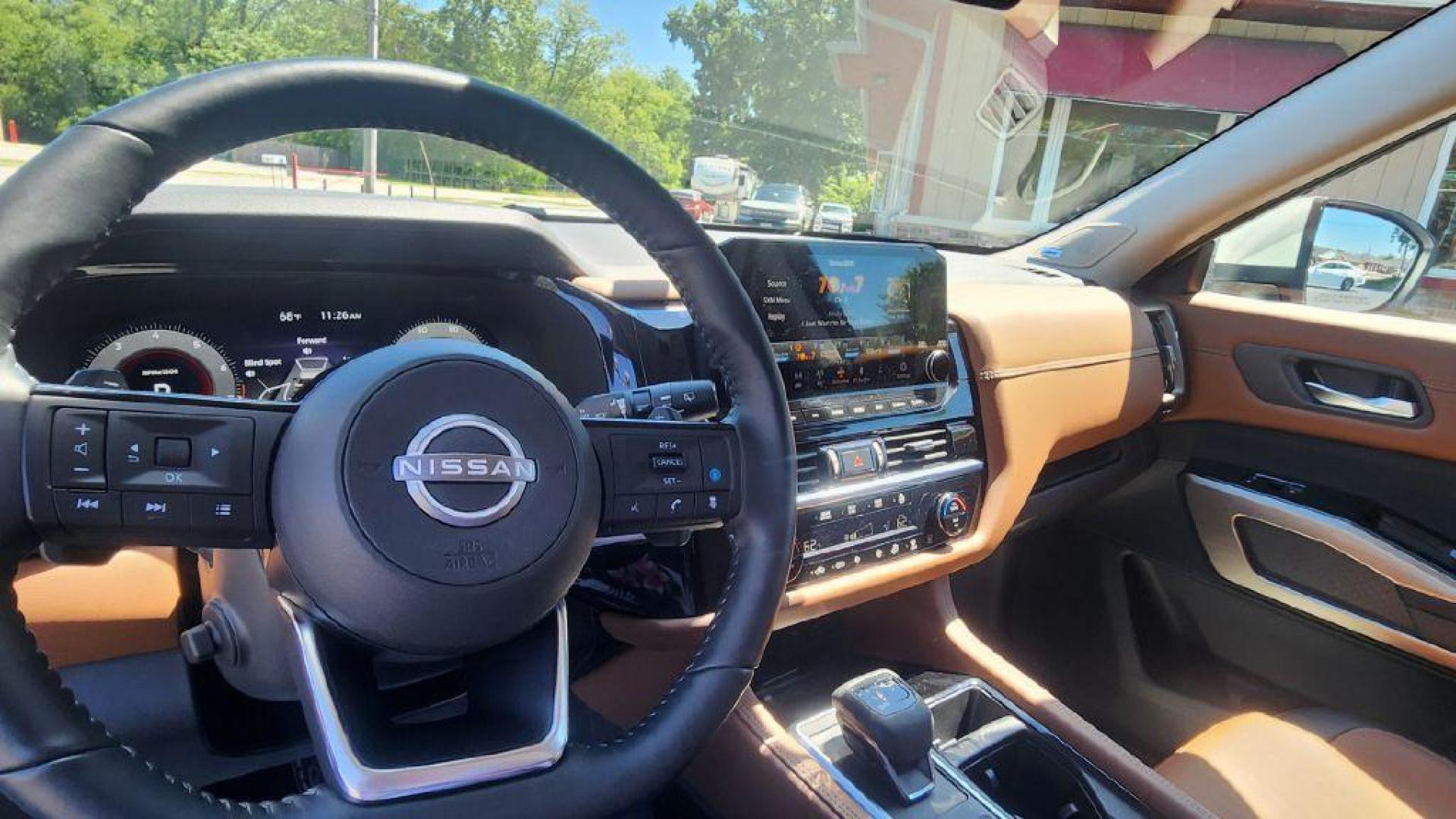 2023 WHITE NISSAN PATHFINDER PLATINUM - 4WD (5N1DR3DJXPC) with an 3.5L engine, Automatic transmission, located at 101 S. Halleck St., DeMotte, 46310, (219) 987-2922, 41.202343, -87.198189 - Photo#8