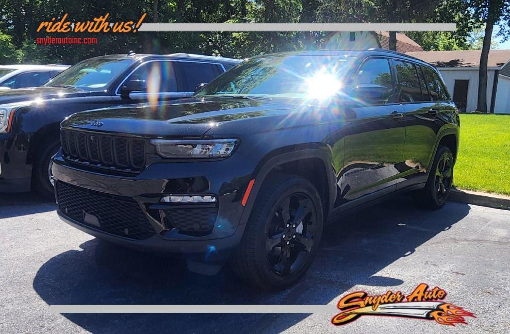 2023 BLACK JEEP GRAND CHEROKEE LIMITED - 4WD (1C4RJHBG9P8) with an 3.6L engine, Automatic transmission, located at 101 S. Halleck St., DeMotte, 46310, (219) 987-2922, 41.202343, -87.198189 - Photo#0