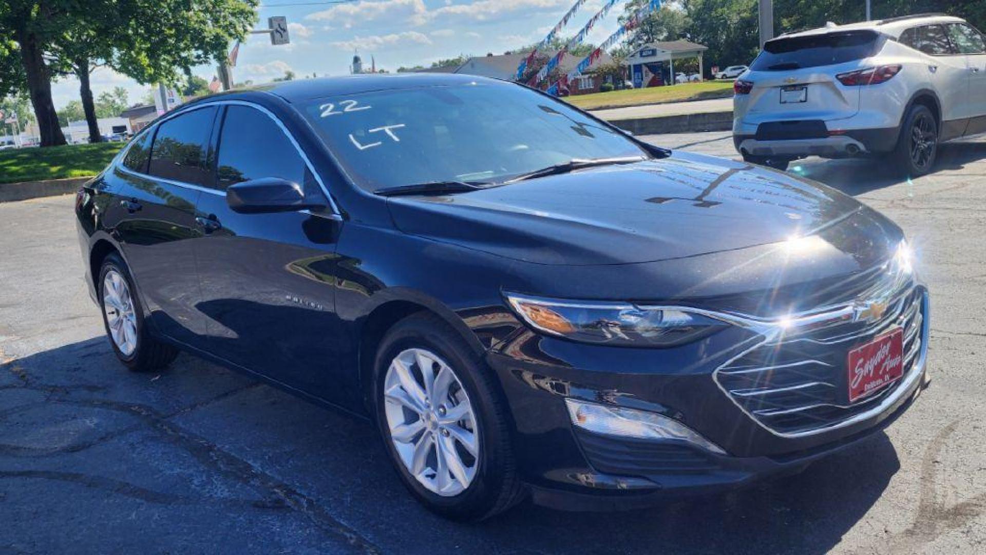 2022 BLACK CHEVROLET MALIBU LT - FWD (1G1ZD5ST0NF) with an 1.5L engine, Continuously Variable transmission, located at 101 S. Halleck St., DeMotte, 46310, (219) 987-2922, 41.202343, -87.198189 - Photo#1