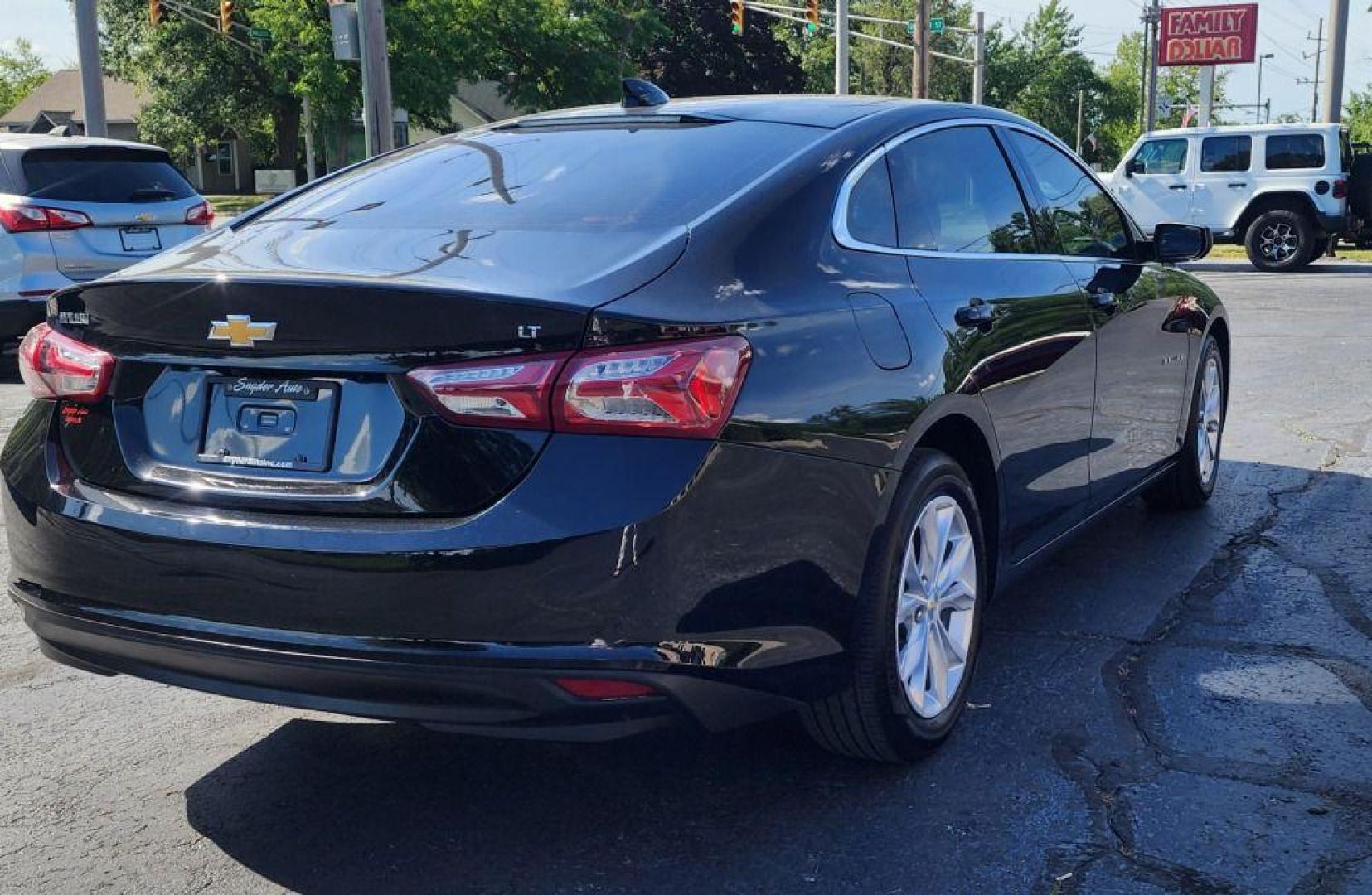 2022 BLACK CHEVROLET MALIBU LT - FWD (1G1ZD5ST0NF) with an 1.5L engine, Continuously Variable transmission, located at 101 S. Halleck St., DeMotte, 46310, (219) 987-2922, 41.202343, -87.198189 - Photo#2