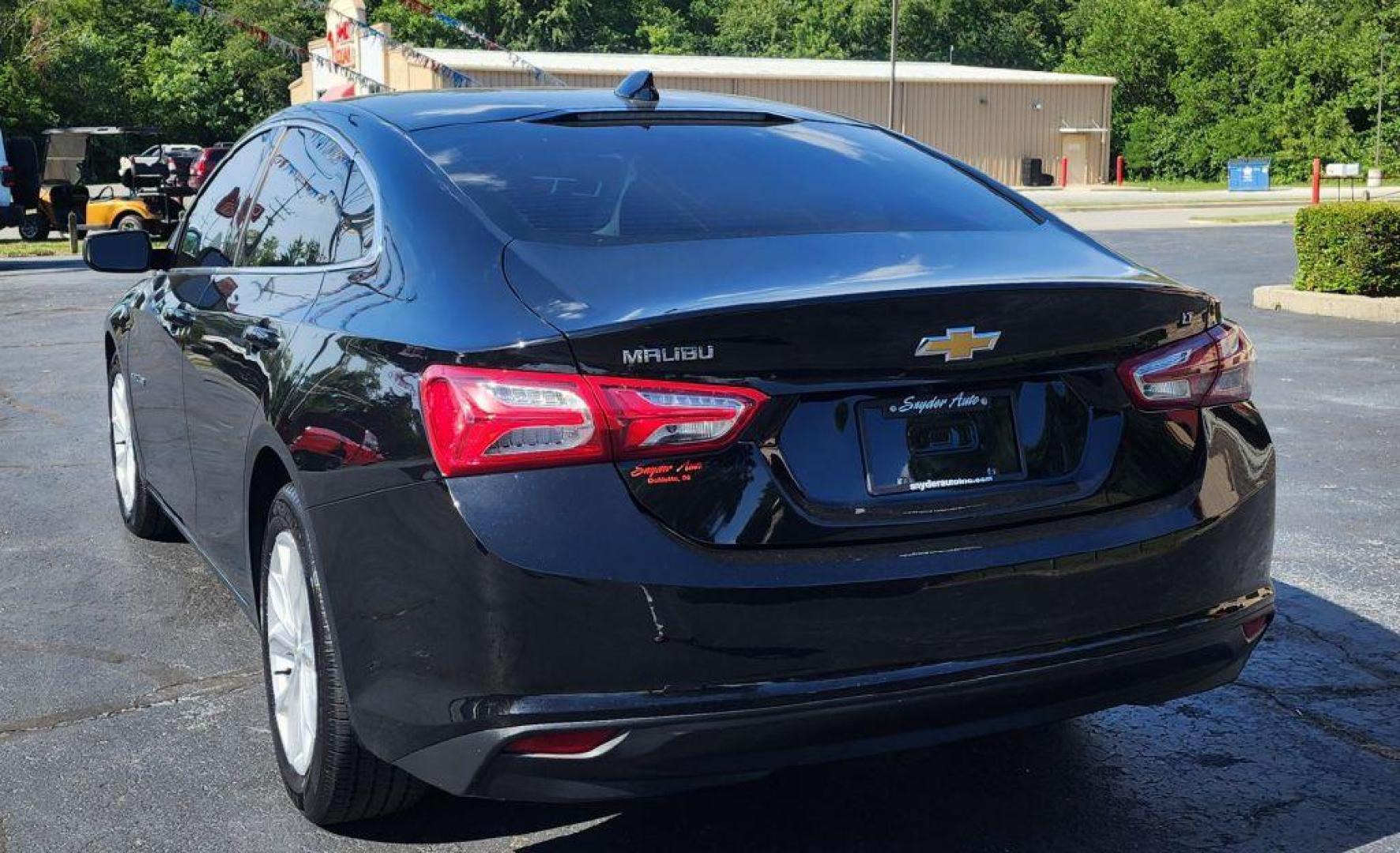 2022 BLACK CHEVROLET MALIBU LT - FWD (1G1ZD5ST0NF) with an 1.5L engine, Continuously Variable transmission, located at 101 S. Halleck St., DeMotte, 46310, (219) 987-2922, 41.202343, -87.198189 - Photo#3