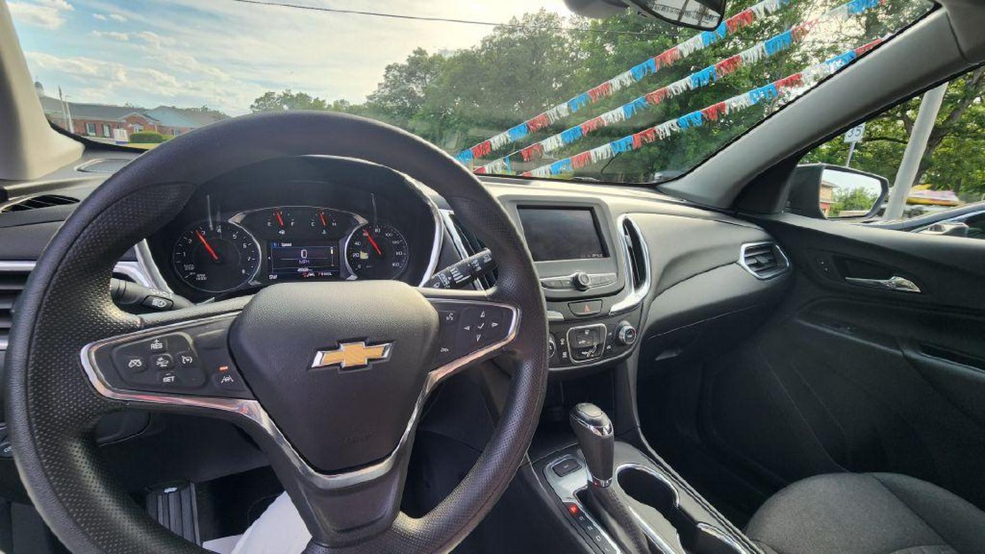 2020 GRAY CHEVROLET EQUINOX LT - AWD (2GNAXTEV1L6) with an 1.5L engine, Automatic transmission, located at 101 S. Halleck St., DeMotte, 46310, (219) 987-2922, 41.202343, -87.198189 - Photo#8