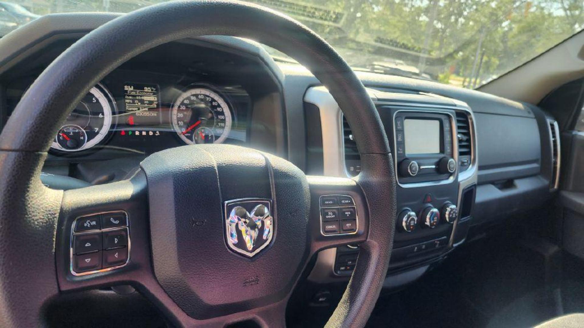 2019 WHITE RAM 1500 CLASSIC SLT (1C6RR7LT1KS) with an 5.7L engine, Automatic transmission, located at 101 S. Halleck St., DeMotte, 46310, (219) 987-2922, 41.202343, -87.198189 - Photo#8