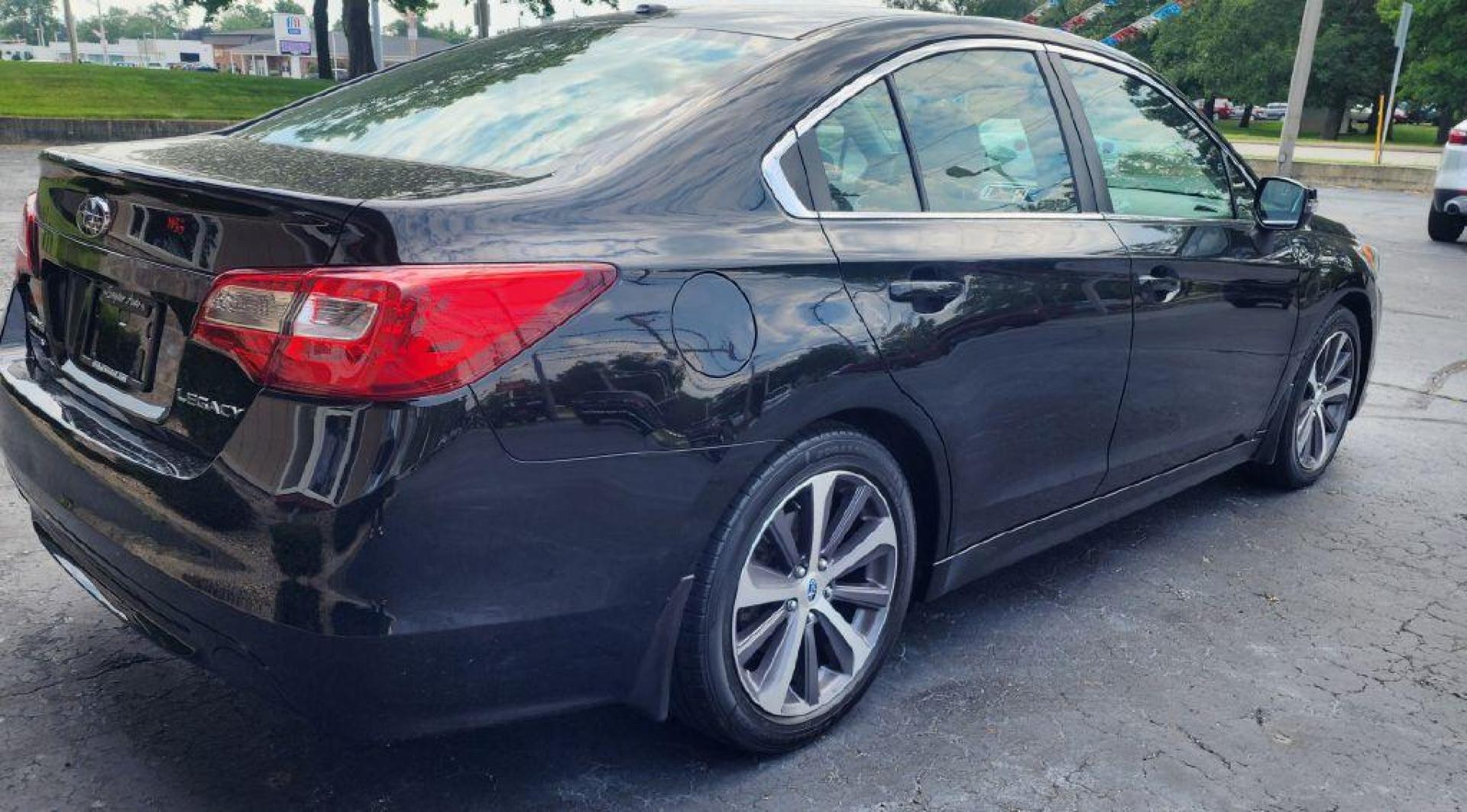 2015 BLACK SUBARU LEGACY 2.5I LIMITED -AWD (4S3BNBL63F3) with an 2.5L engine, Continuously Variable transmission, located at 101 S. Halleck St., DeMotte, 46310, (219) 987-2922, 41.202343, -87.198189 - Photo#2