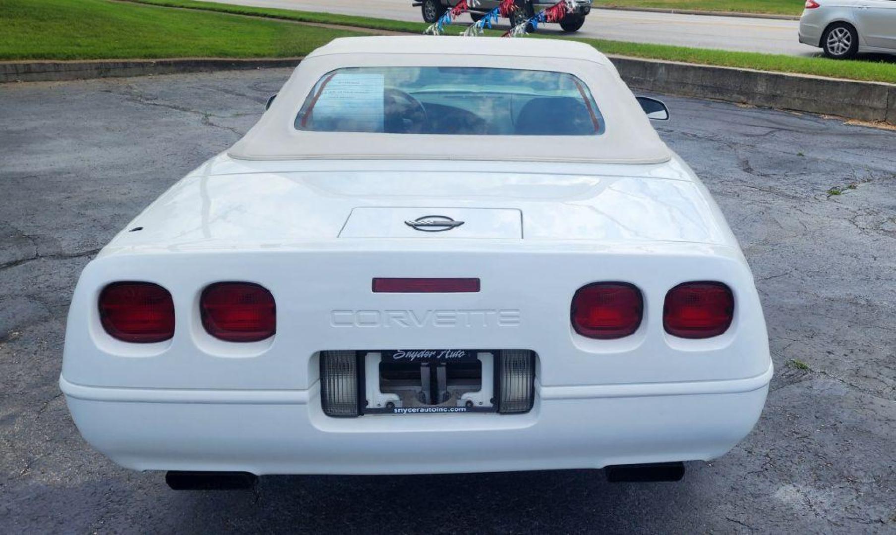 1996 WHITE CHEVROLET CORVETTE (1G1YY32P4T5) with an 5.7L engine, Automatic transmission, located at 101 S. Halleck St., DeMotte, 46310, (219) 987-2922, 41.202343, -87.198189 - Photo#3