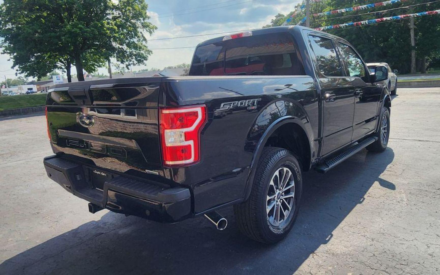 2020 BLACK FORD F150 SUPERCREW - 4WD (1FTEW1EP8LF) with an 2.7L engine, Automatic transmission, located at 101 S. Halleck St., DeMotte, 46310, (219) 987-2922, 41.202343, -87.198189 - Photo#2