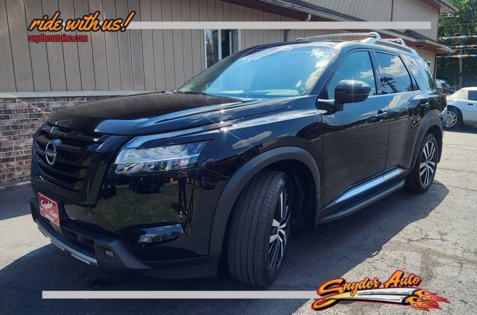 2023 BLACK NISSAN PATHFINDER PLATINUM - 4WD (5N1DR3DK8PC) with an 3.5L engine, Automatic transmission, located at 101 S. Halleck St., DeMotte, 46310, (219) 987-2922, 41.202343, -87.198189 - Photo#0